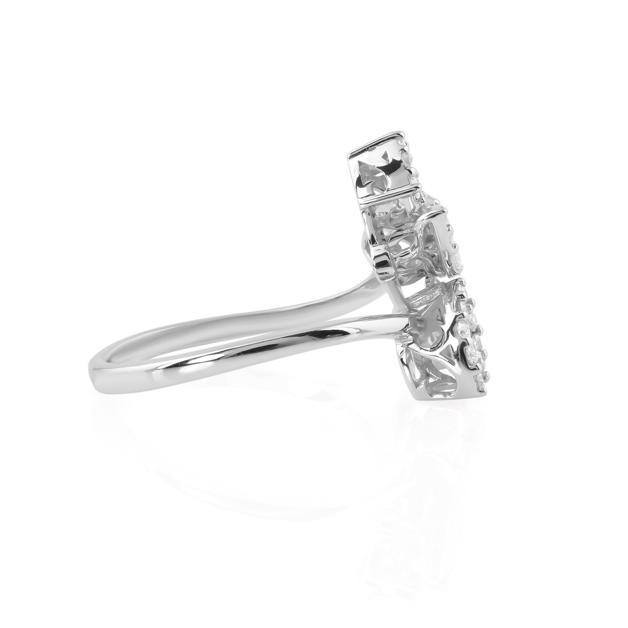 Moderno Anello con diamante baguette naturale da 0,63 carati, purezza SI e colore HI, oro bianco 14 carati in vendita
