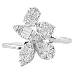 Anillo de diamantes baguette de 0,63 quilates naturales con claridad SI y color HI en oro blanco de 14 quilates Anillo de diamantes baguette de 0,63 quilates naturales con claridad SI y color HI en oro blanco de 14 quilates