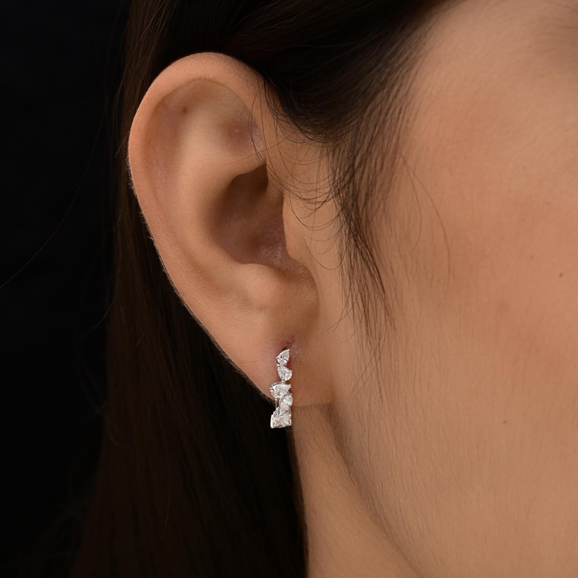 Taille poire Nature 0.63 Carats SI/H Boucles d'oreilles diamant poire taille brillant Or blanc 18 Karat en vente