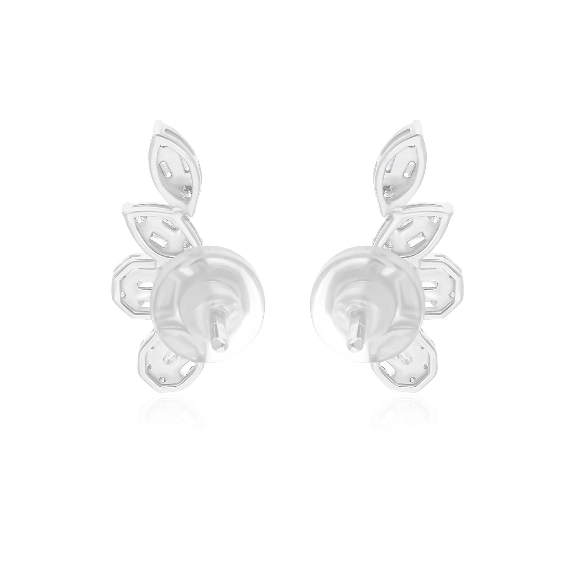 Natural 0.64 Carat SI/H Baguette Diamond Earrings 14 Karat White Gold Jewelry In New Condition For Sale In Diera, Dubai