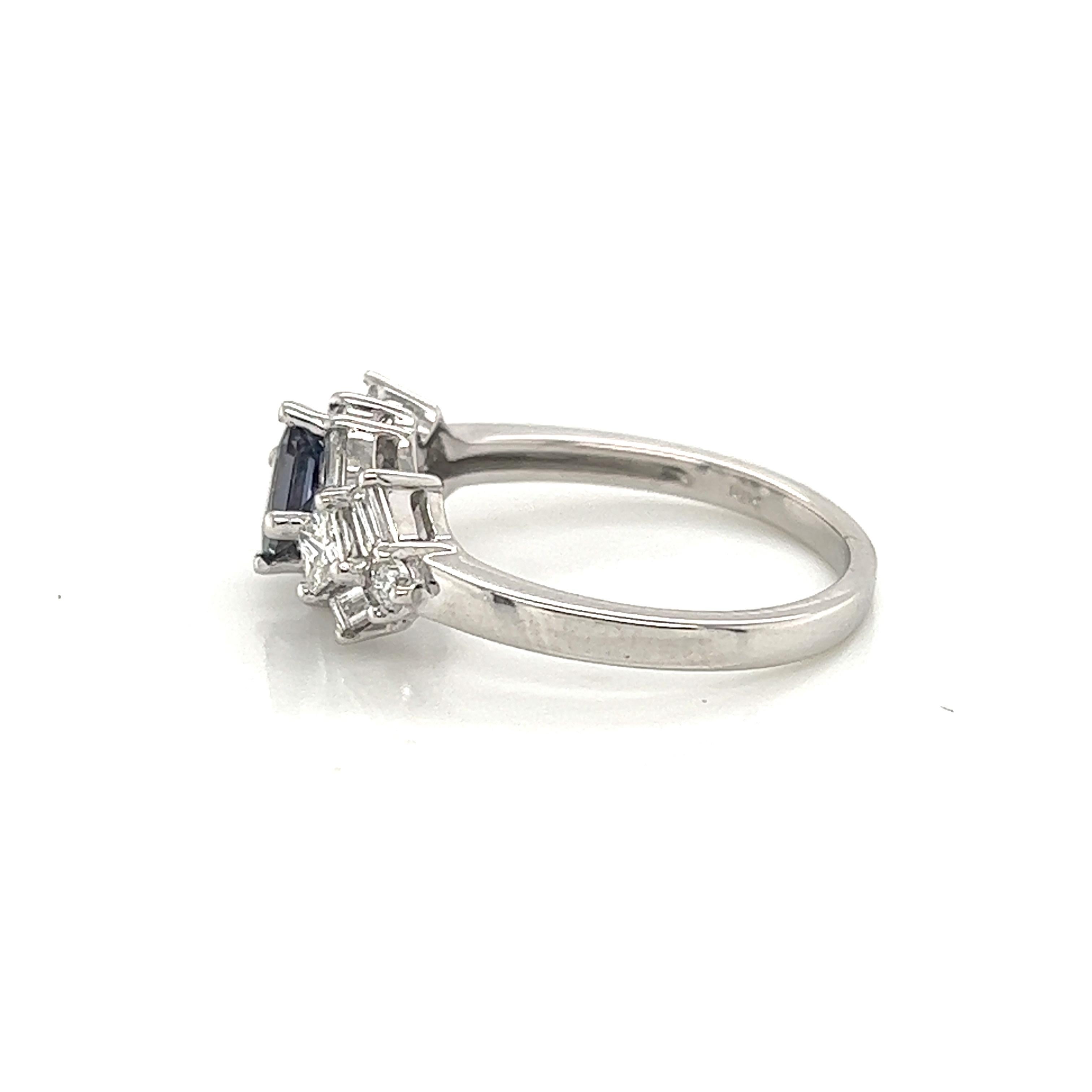Taglio princess Naturale 0,64 Ct. Anello vintage con alessandrite e diamante brasiliano in vendita