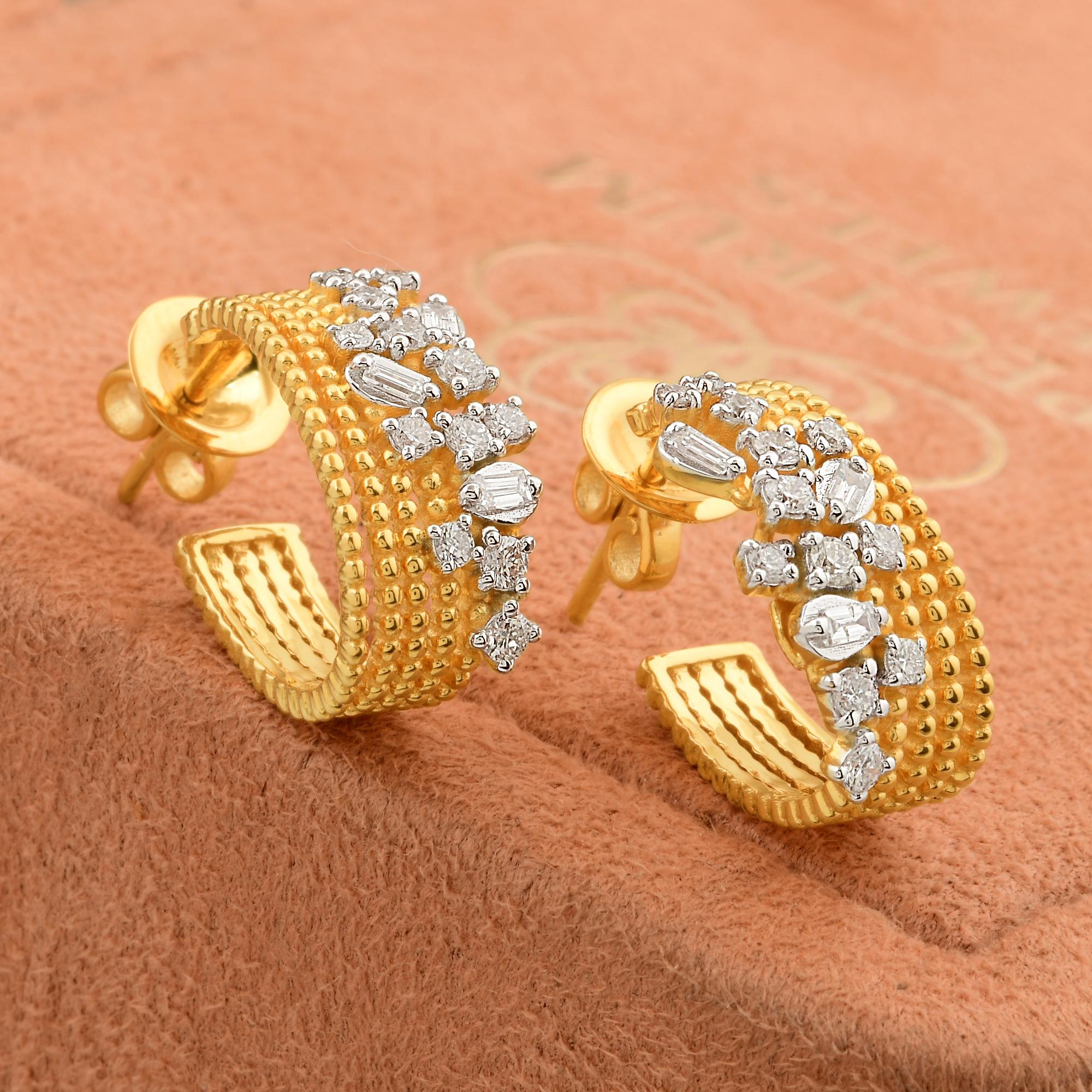 Moderne Créoles en or jaune 18 carats avec diamants baguettes SI/HI de 0,65 carat en vente