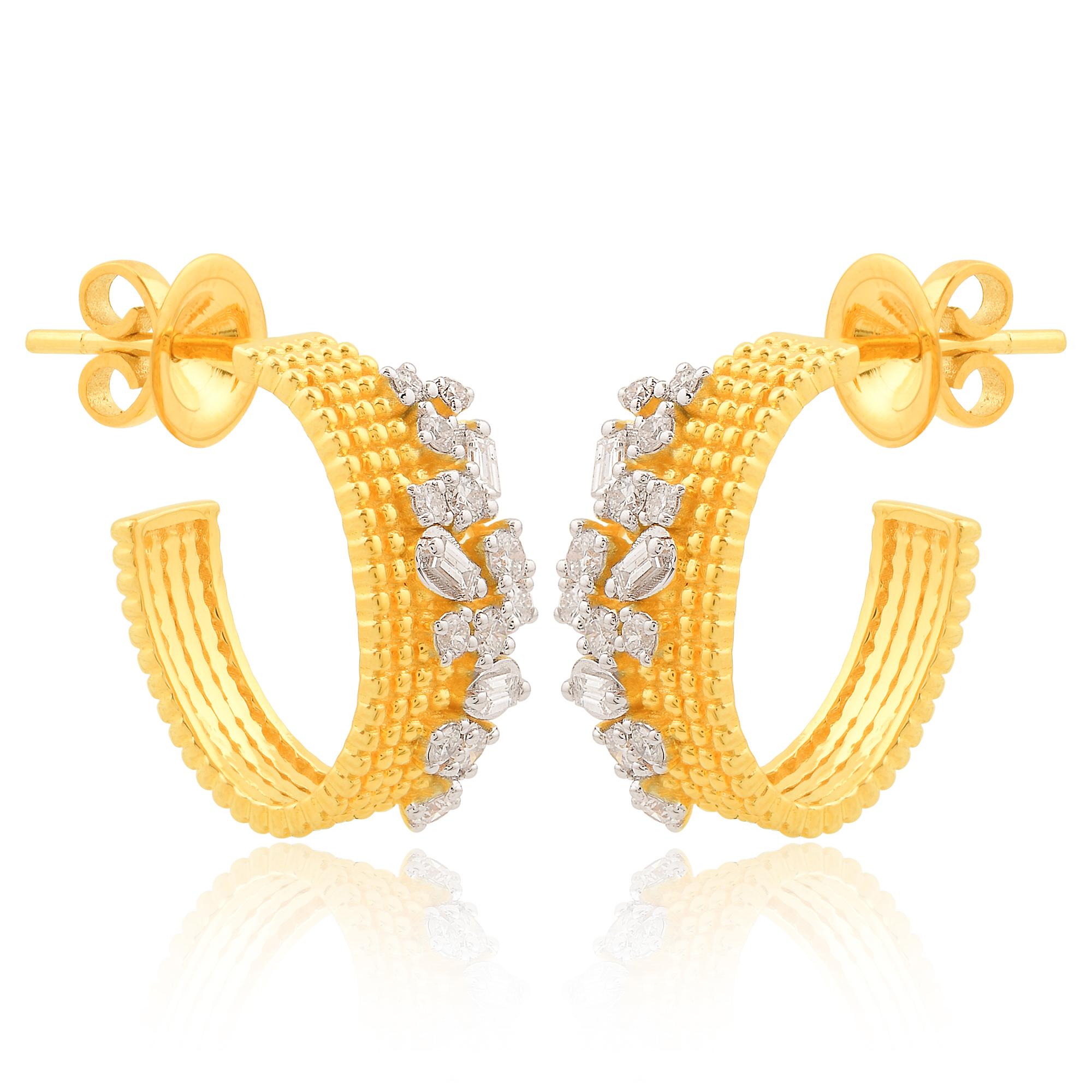 Créoles en or jaune 18 carats avec diamants baguettes SI/HI de 0,65 carat Neuf - En vente à Diera, Dubai