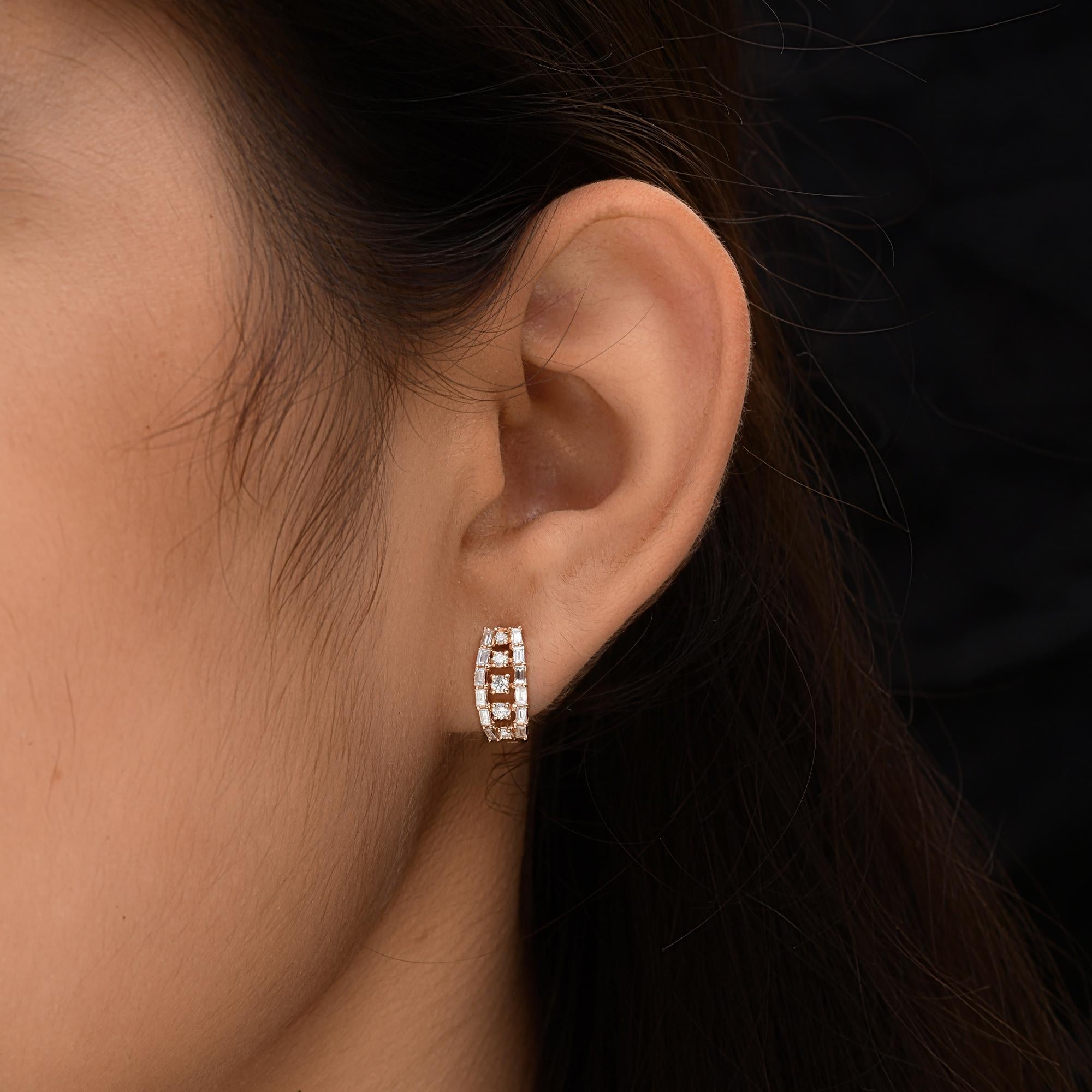 Taille baguette Nature 0.67 Carat SI/H Baguette Diamond Clip Back Earrings 14 Karat Rose Gold en vente