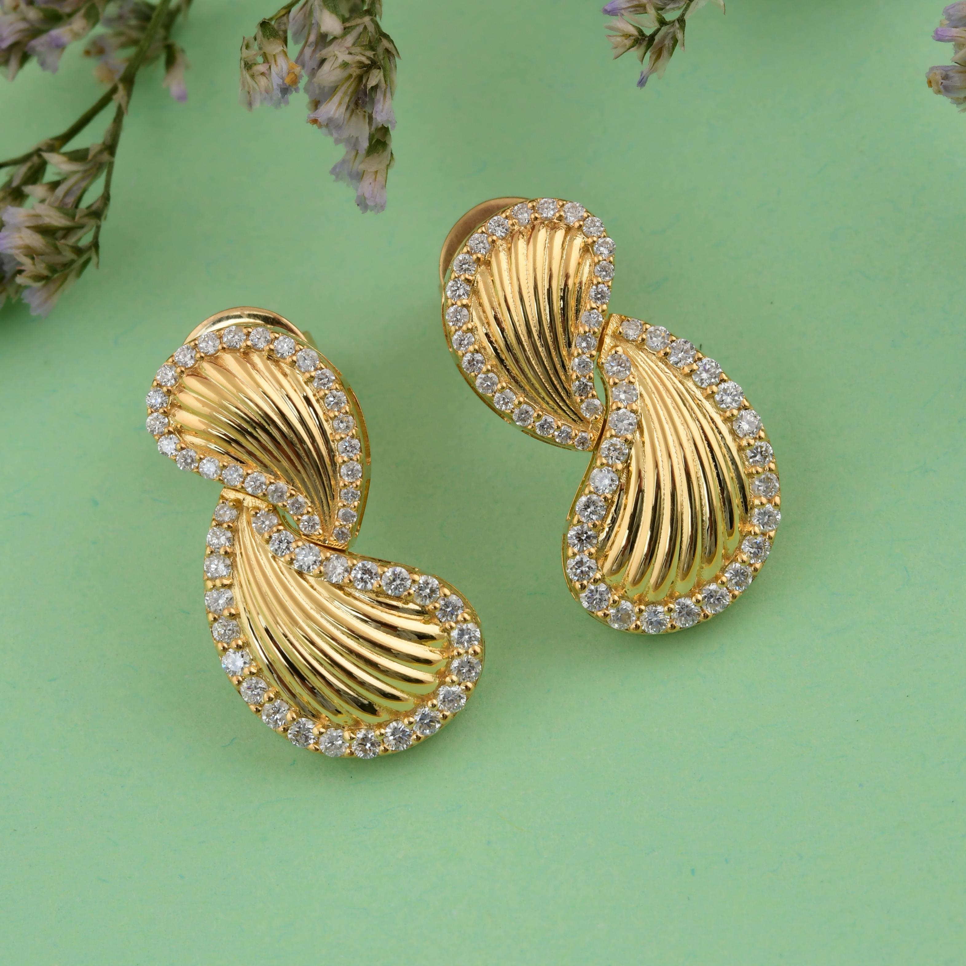 Round Cut Natural 0.73 Carat SI/H Round Diamond Earrings 18 Karat Yellow Gold Fine Jewelry For Sale