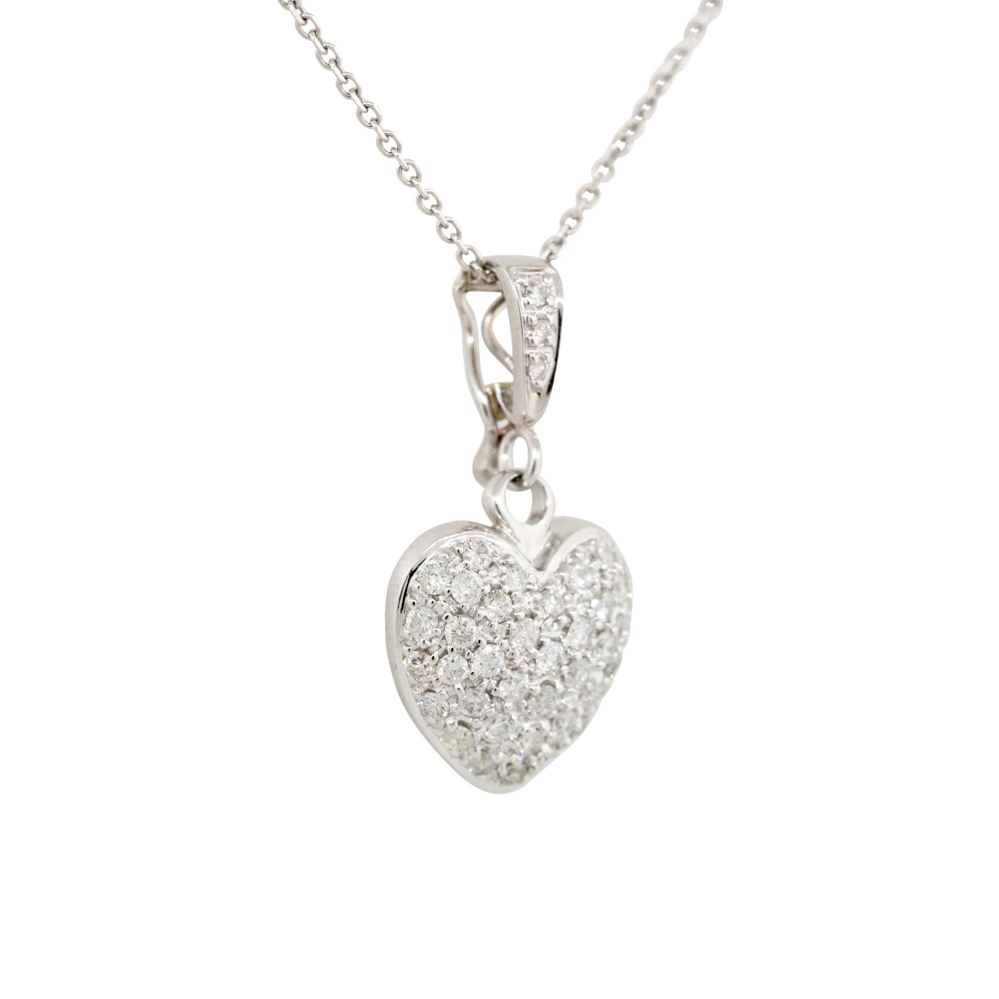 Round Cut Natural 0.75 Carat Diamond Pave Heart 14 Karat Pendant Necklace In Stock For Sale