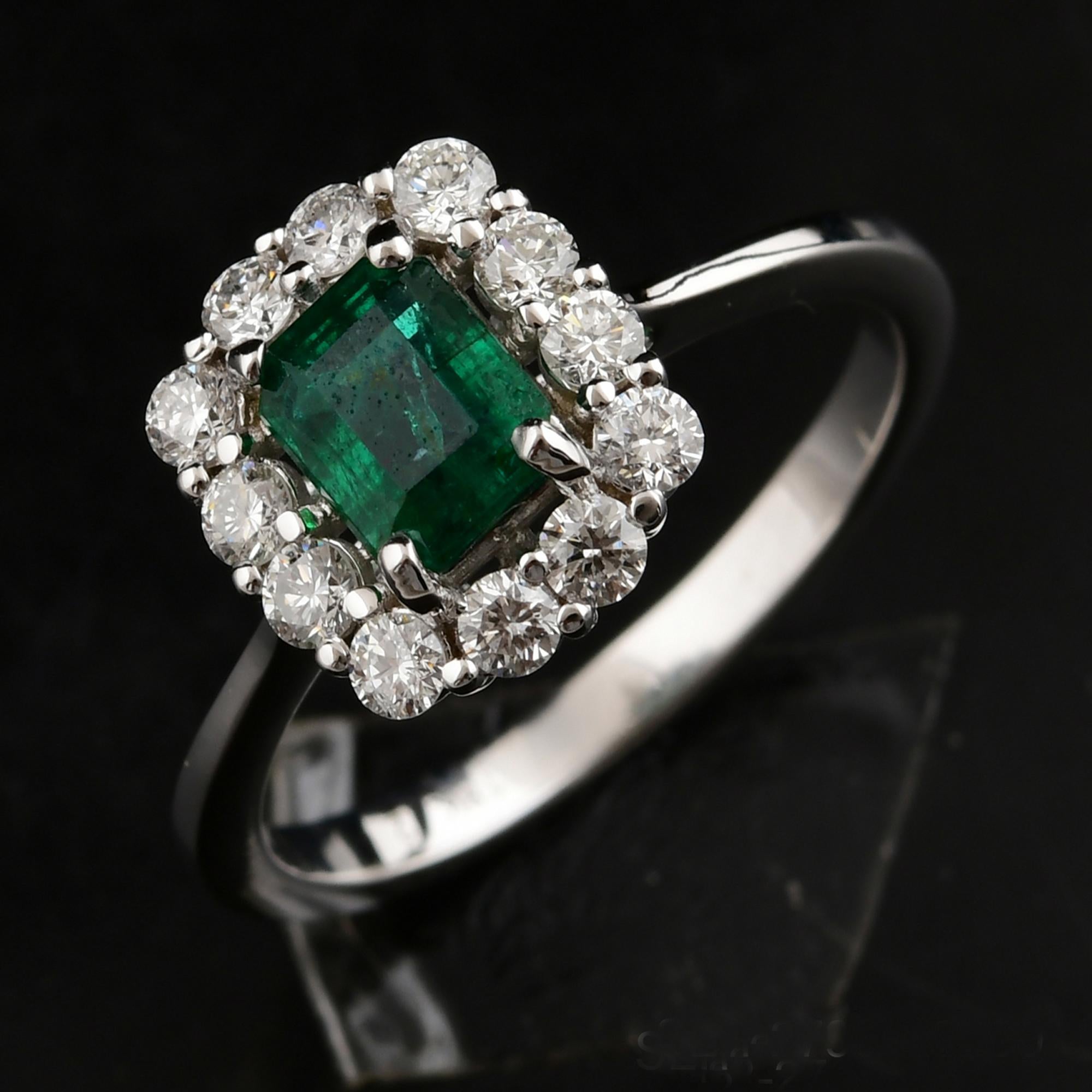 Or blanc 18 carats avec émeraude de Zambie de 0,76 carat et diamants SI/H de 0,49 carat en vente 5