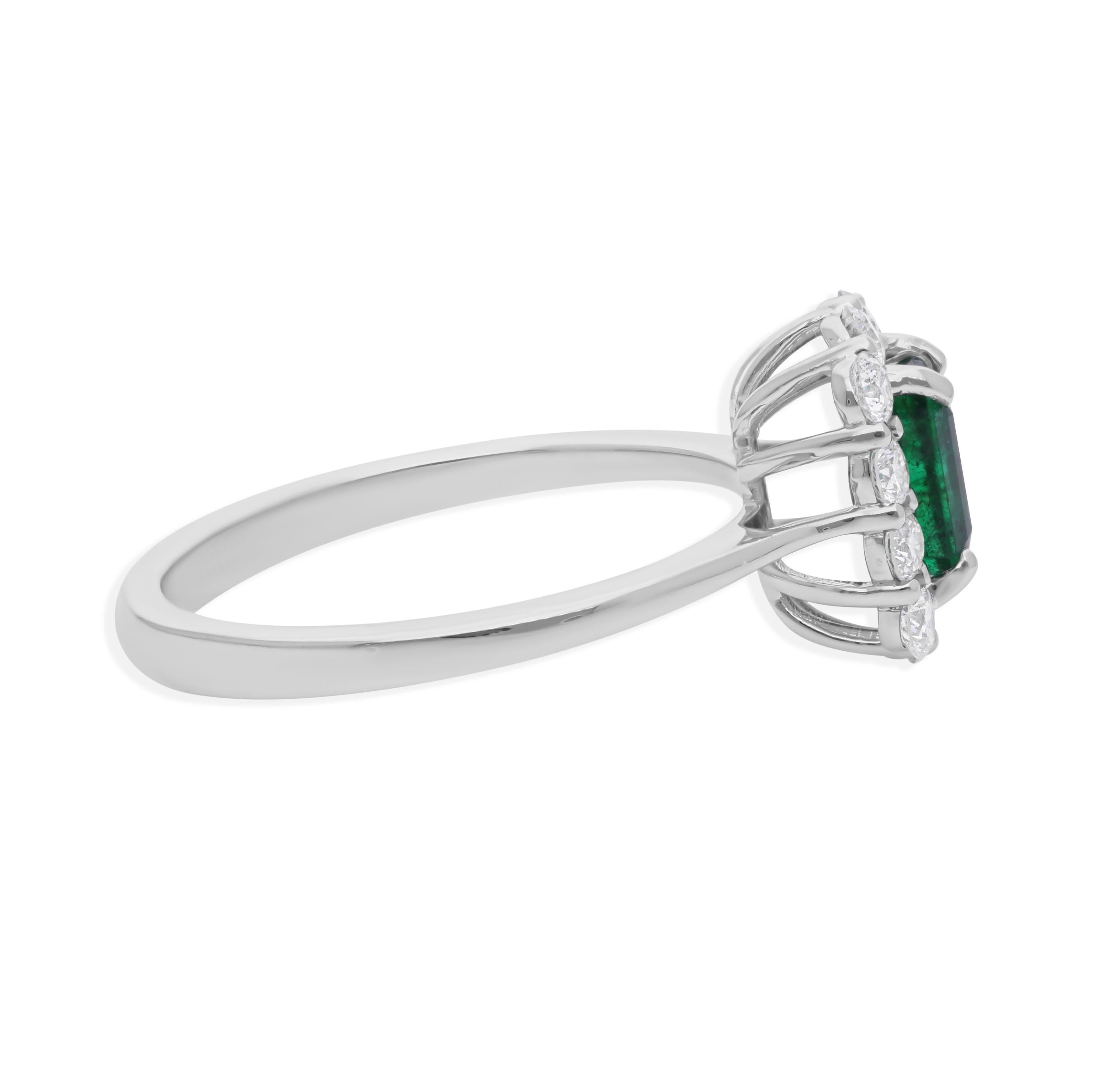 Moderne Or blanc 18 carats avec émeraude de Zambie de 0,76 carat et diamants SI/H de 0,49 carat en vente