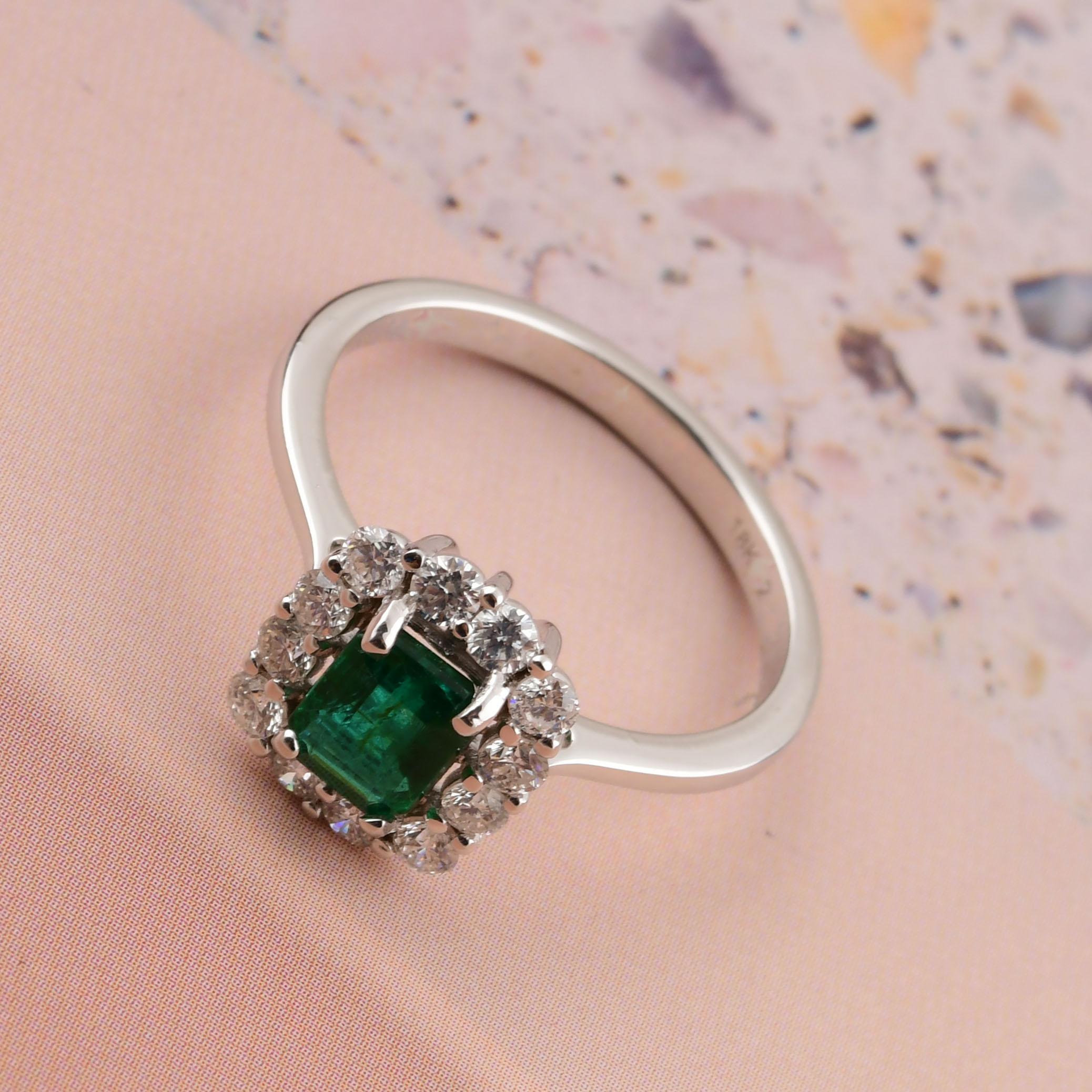Or blanc 18 carats avec émeraude de Zambie de 0,76 carat et diamants SI/H de 0,49 carat en vente 3