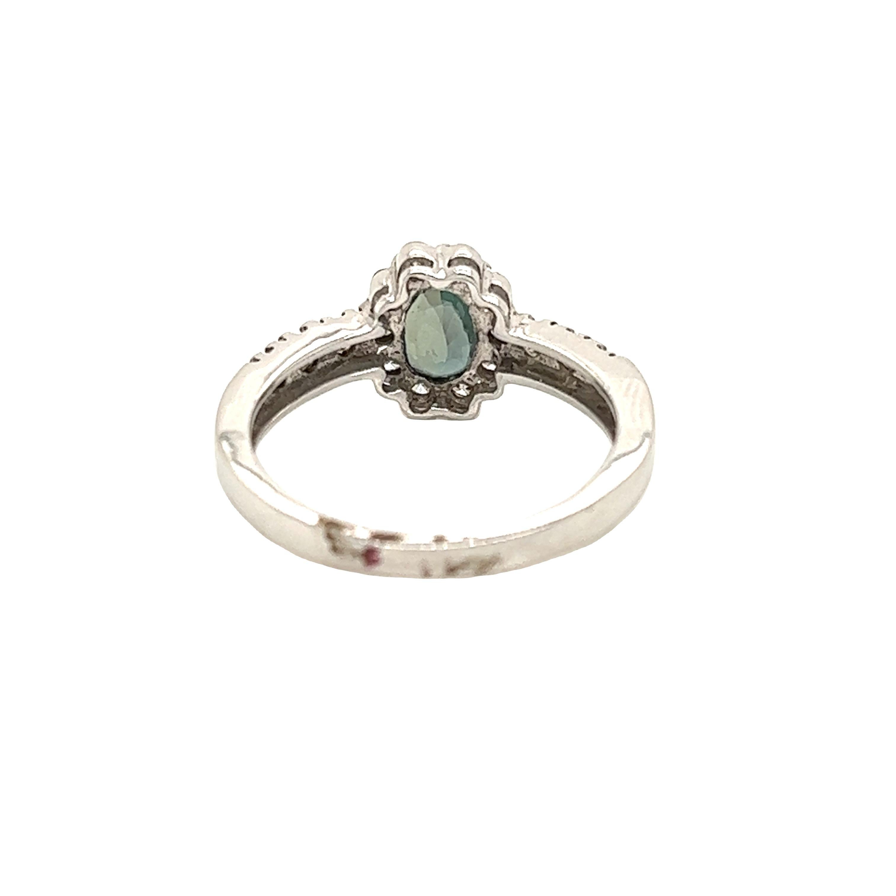 Oval Cut Natural 0.77 Ct Brazillian Alexandrite & Diamond Vintage Ring For Sale