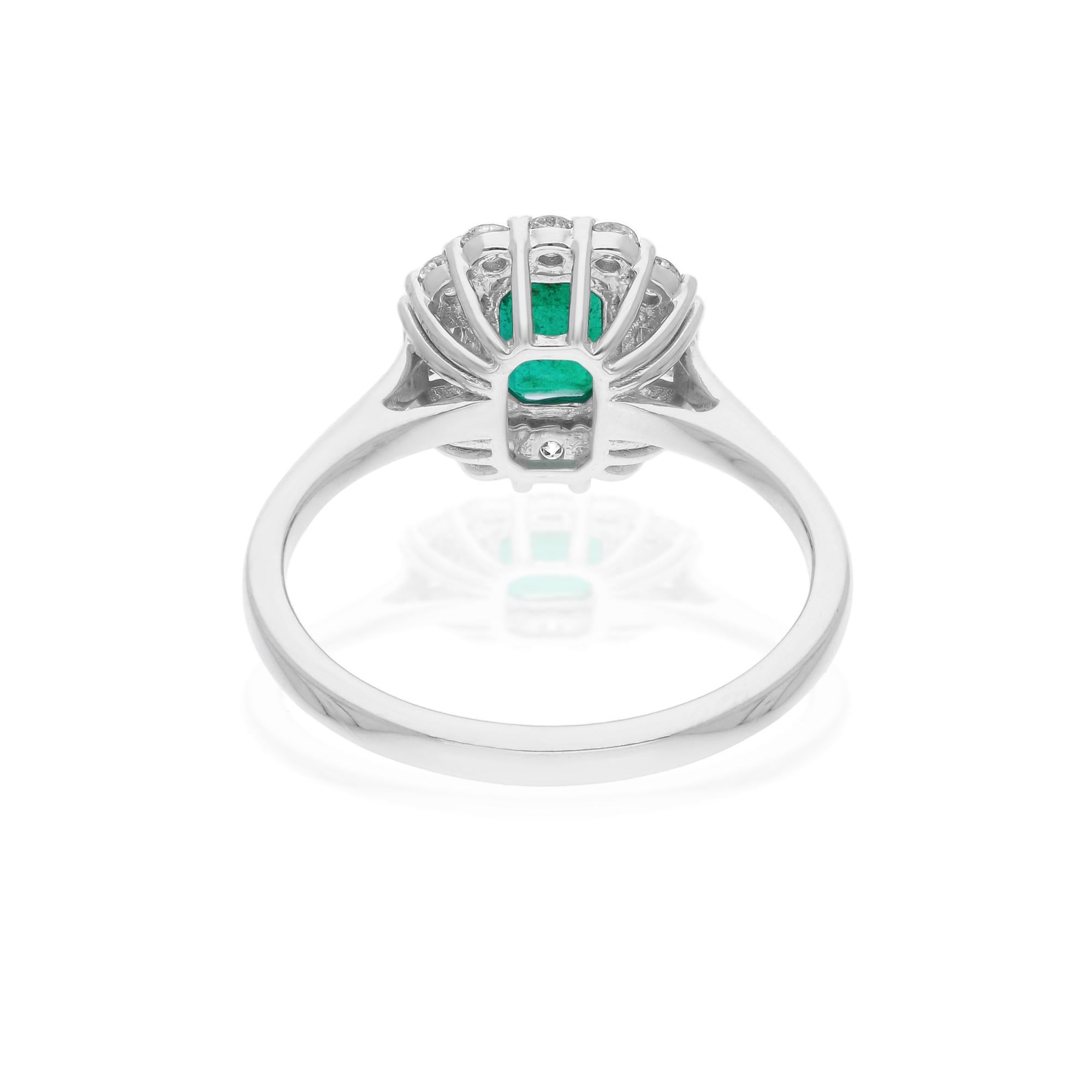 Modern Natural 0.80 Carat Emerald Cocktail Ring 0.49 Carat SI/H Diamond 14k White Gold For Sale