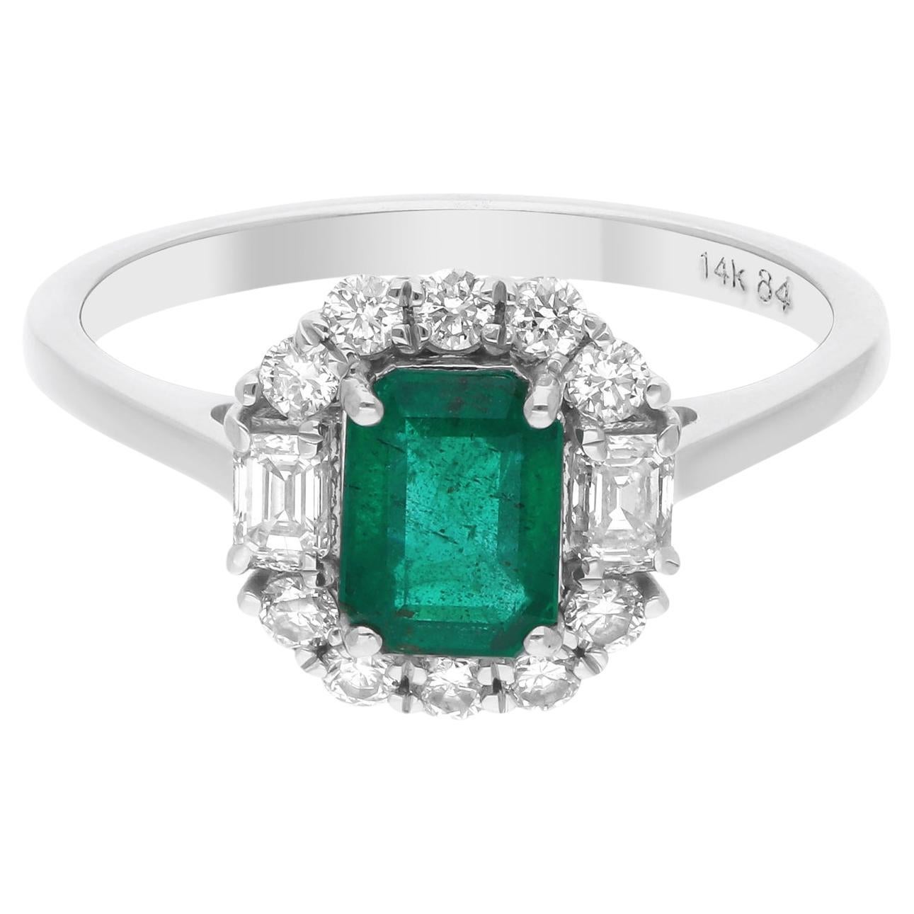 Bague cocktail en or blanc 14 carats avec émeraude naturelle de 0,80 carat et diamants de 0,49 carat SI/H