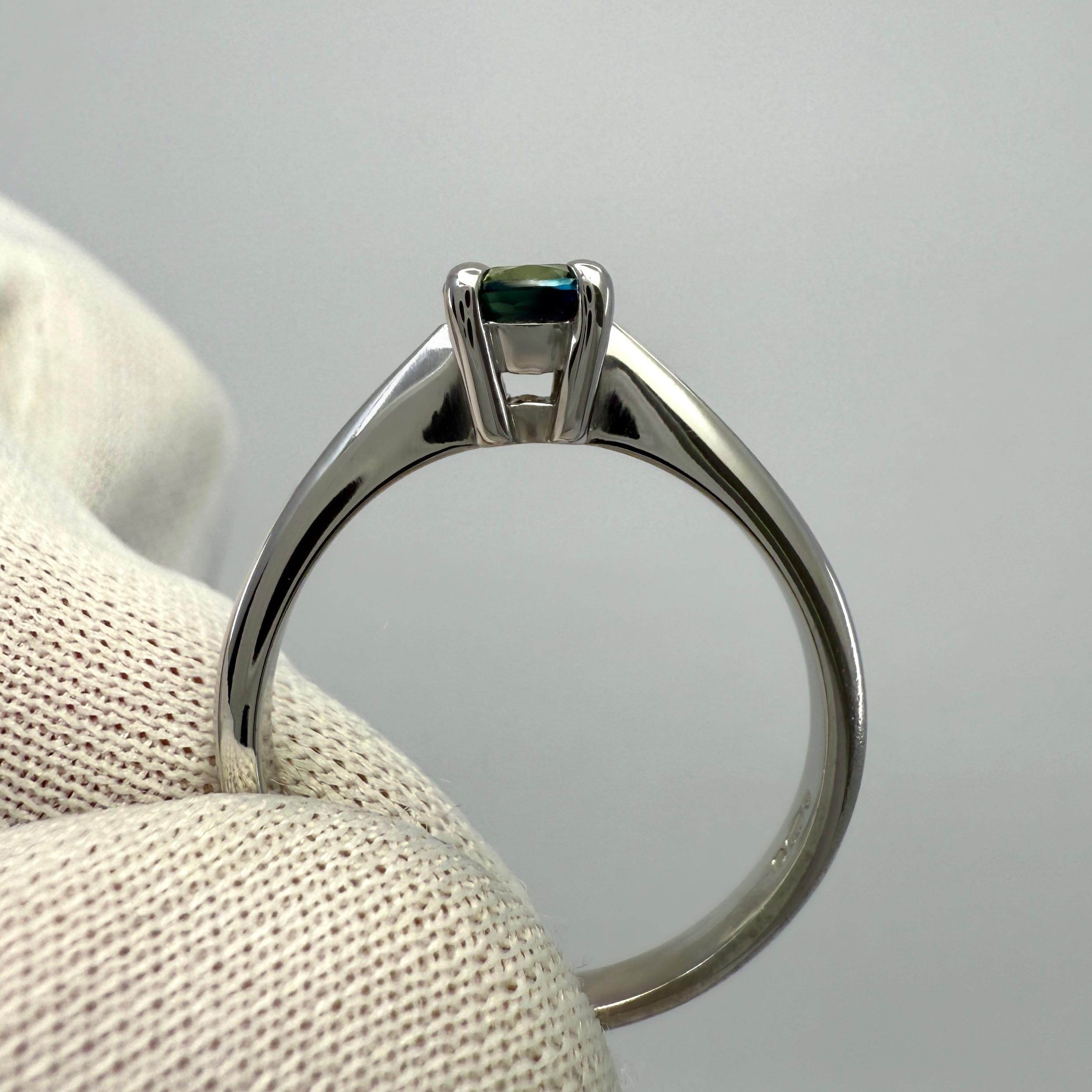 Natürlicher 0,80ct Vivid Blue Green Sapphire Oval Cut Platin Solitär Ring für Damen oder Herren im Angebot