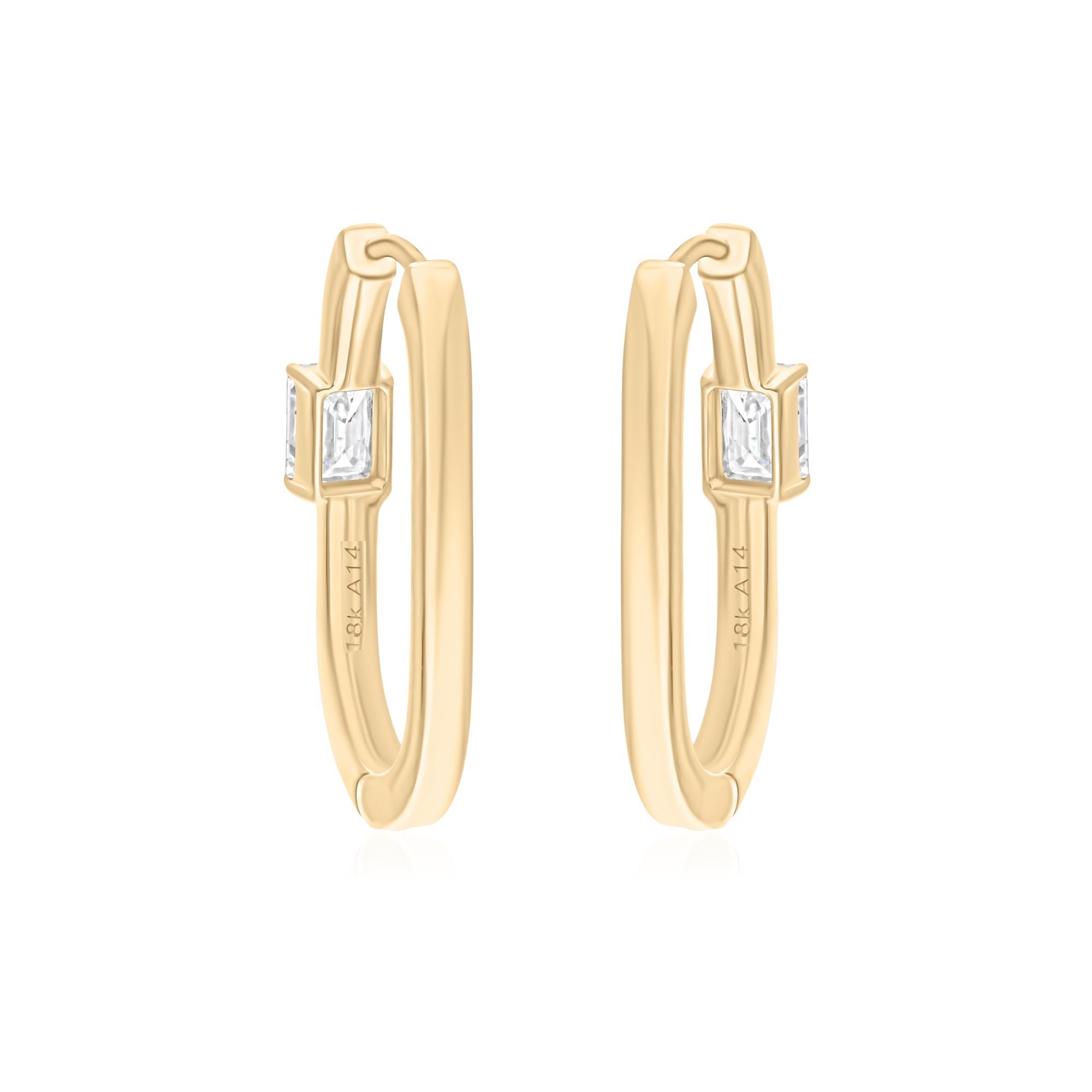 Créoles en or jaune 18 carats avec diamants naturels taille émeraude de 0,81 carat SI/H Neuf - En vente à Diera, Dubai