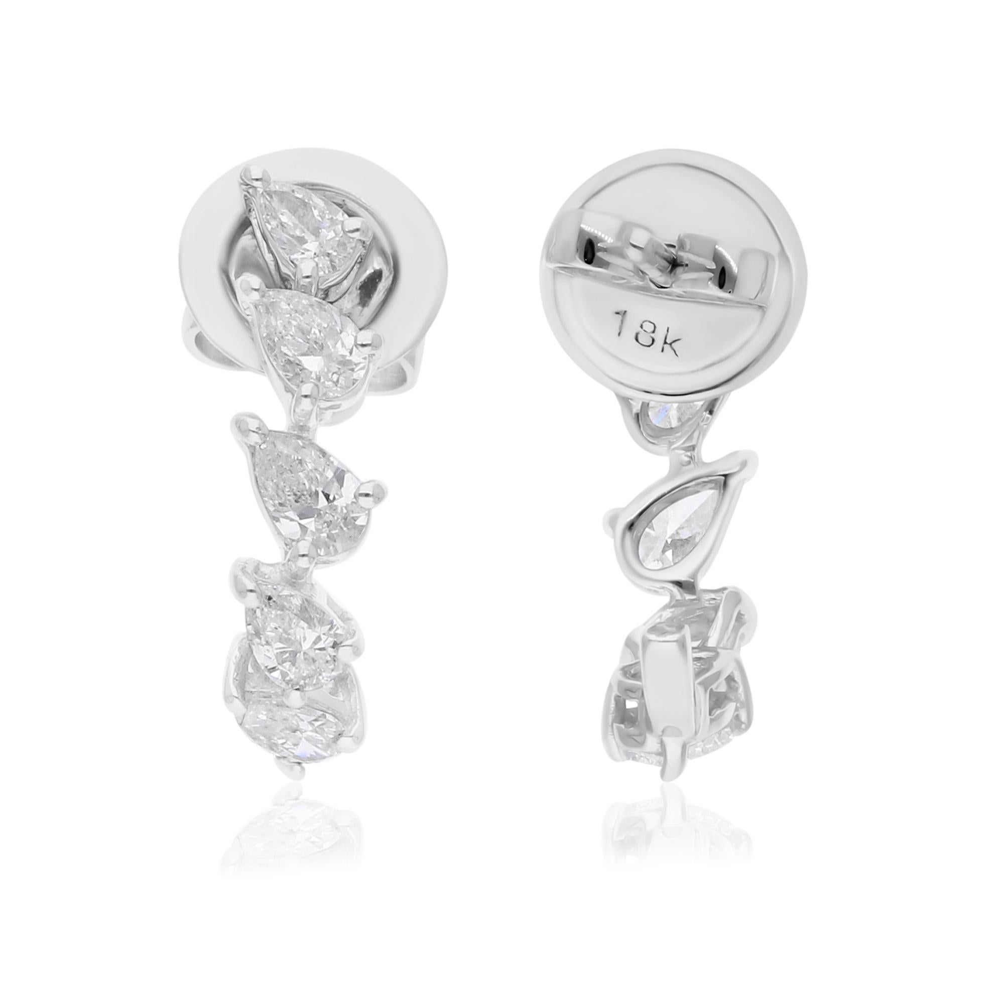 Coulées dans de l'or 18 carats, ces boucles d'oreilles exquises sont serties de 0,83 carats de diamants étincelants.

Suivez la vitrine de Spectrum Jewels pour découvrir la dernière collection et les pièces exclusives. Spectrum Jewels est fièrement