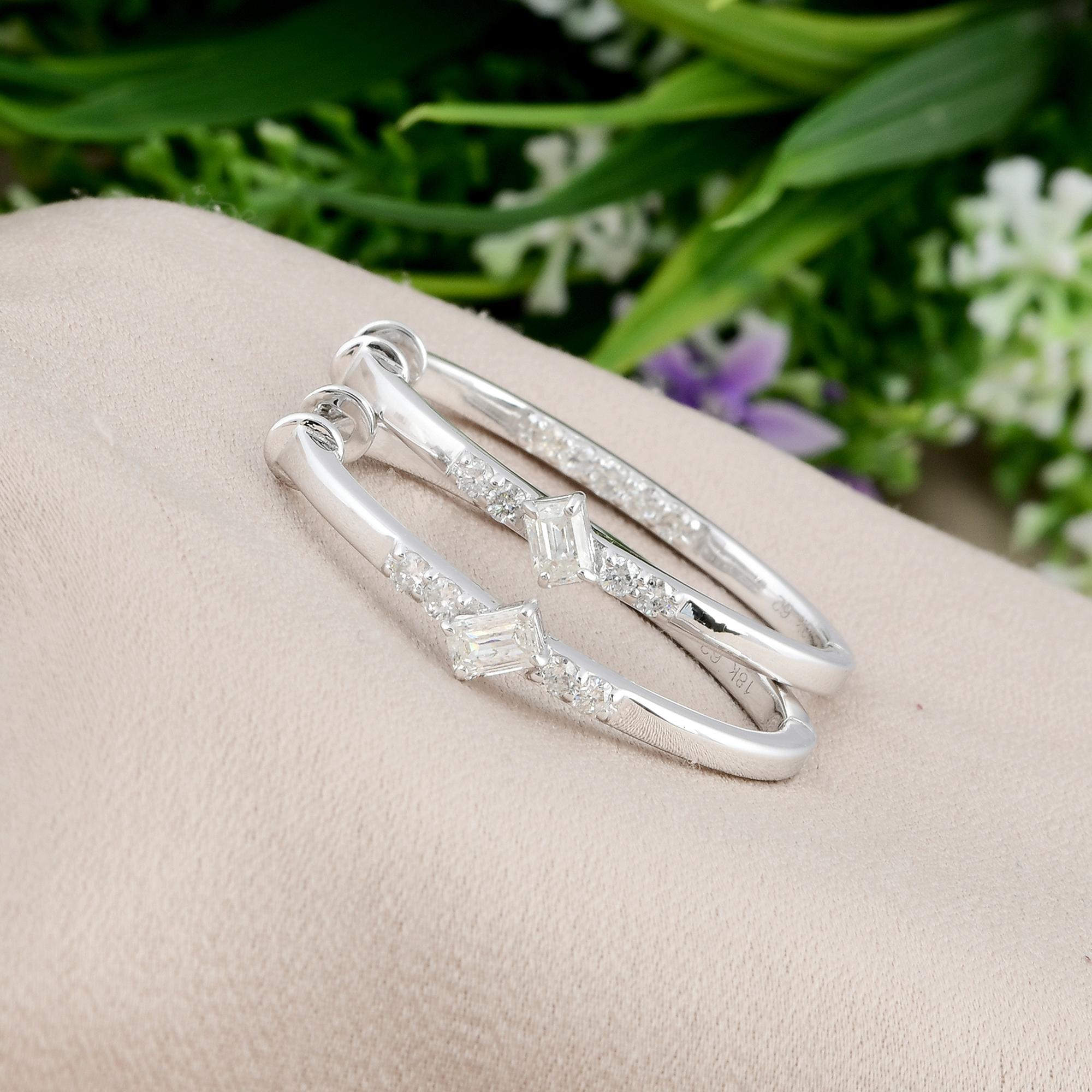 Moderno Orecchini a cerchio con diamanti baguette naturali da 0,86 carati SI/H Gioielli in oro bianco 18k in vendita