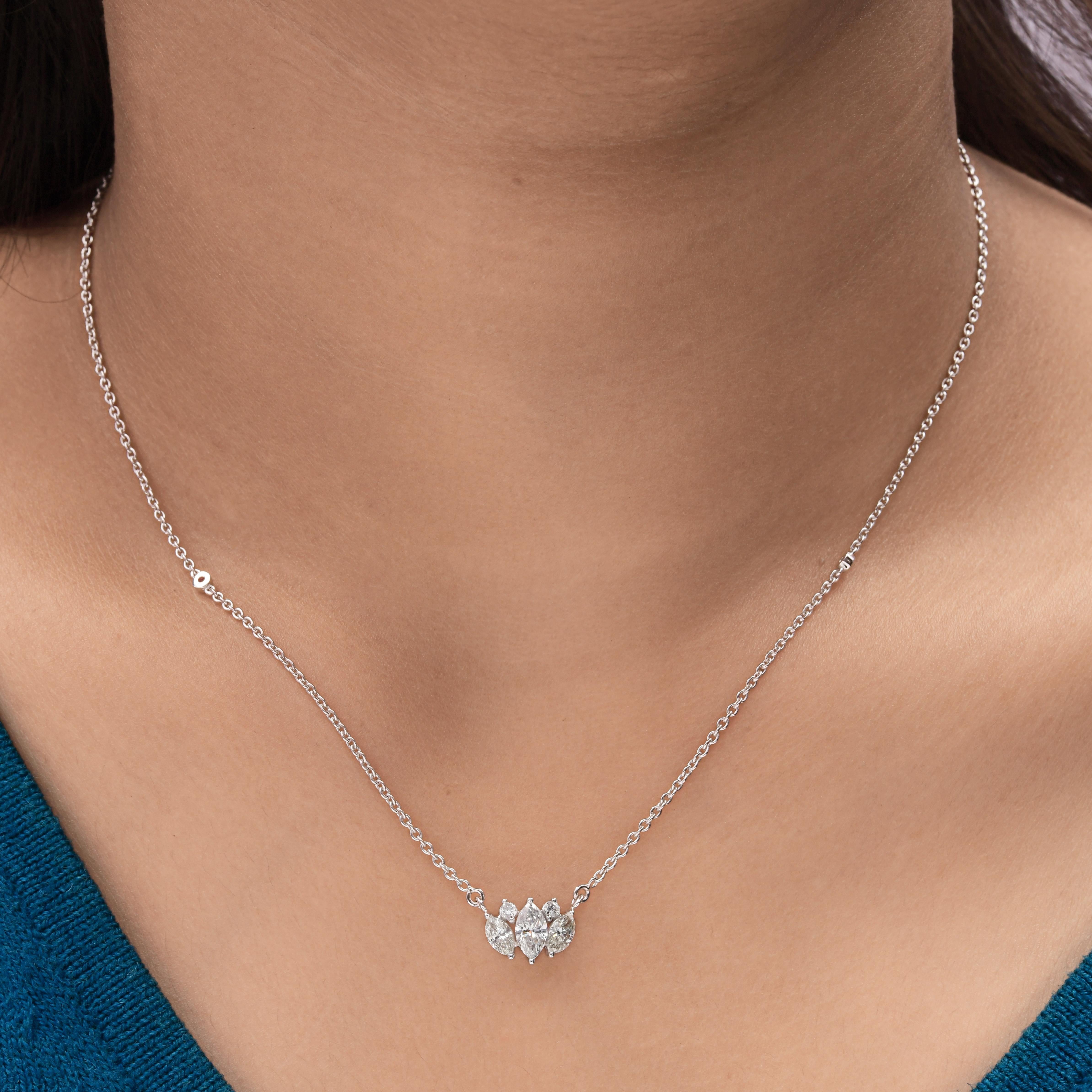 Collier à breloques en or blanc 18 carats avec diamants ronds marquises naturels de 0,87 carat Neuf - En vente à Diera, Dubai