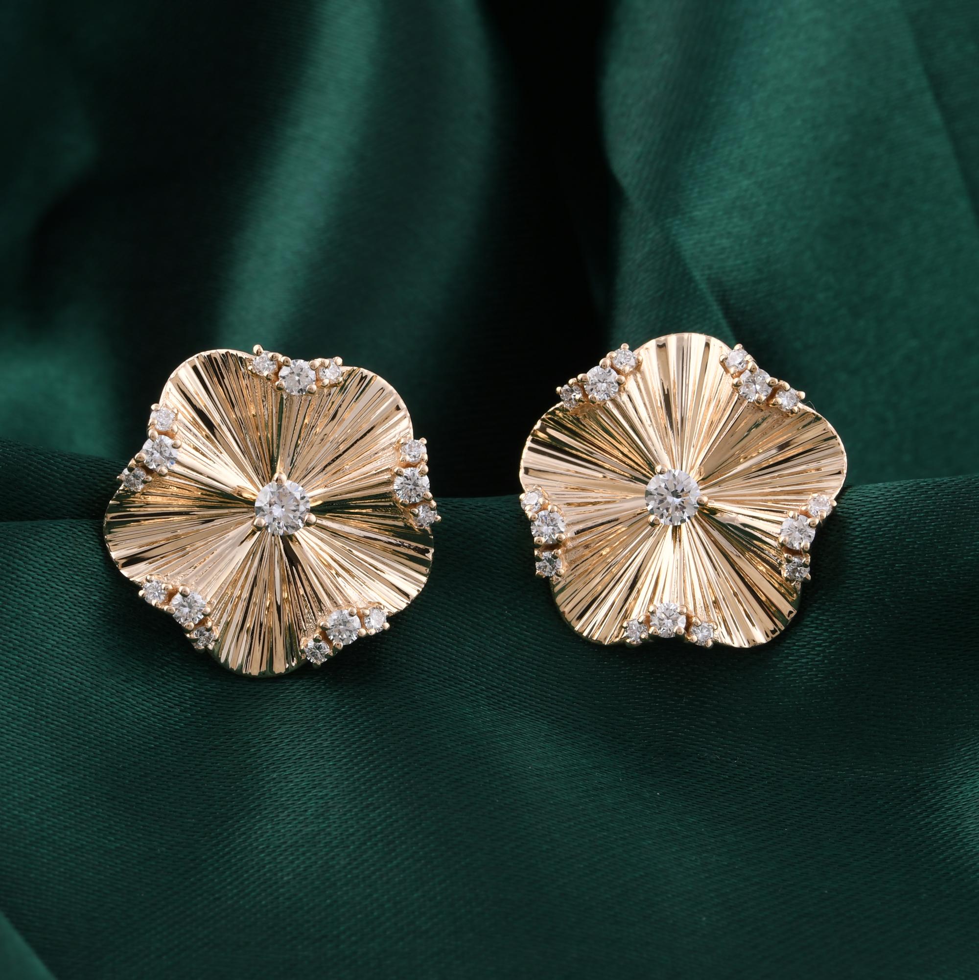 Orecchini di diamanti naturali da 0,89 carati SI/H Gioielli fatti a mano in oro giallo 9 carati In condizioni Nuovo in vendita a Diera, Dubai