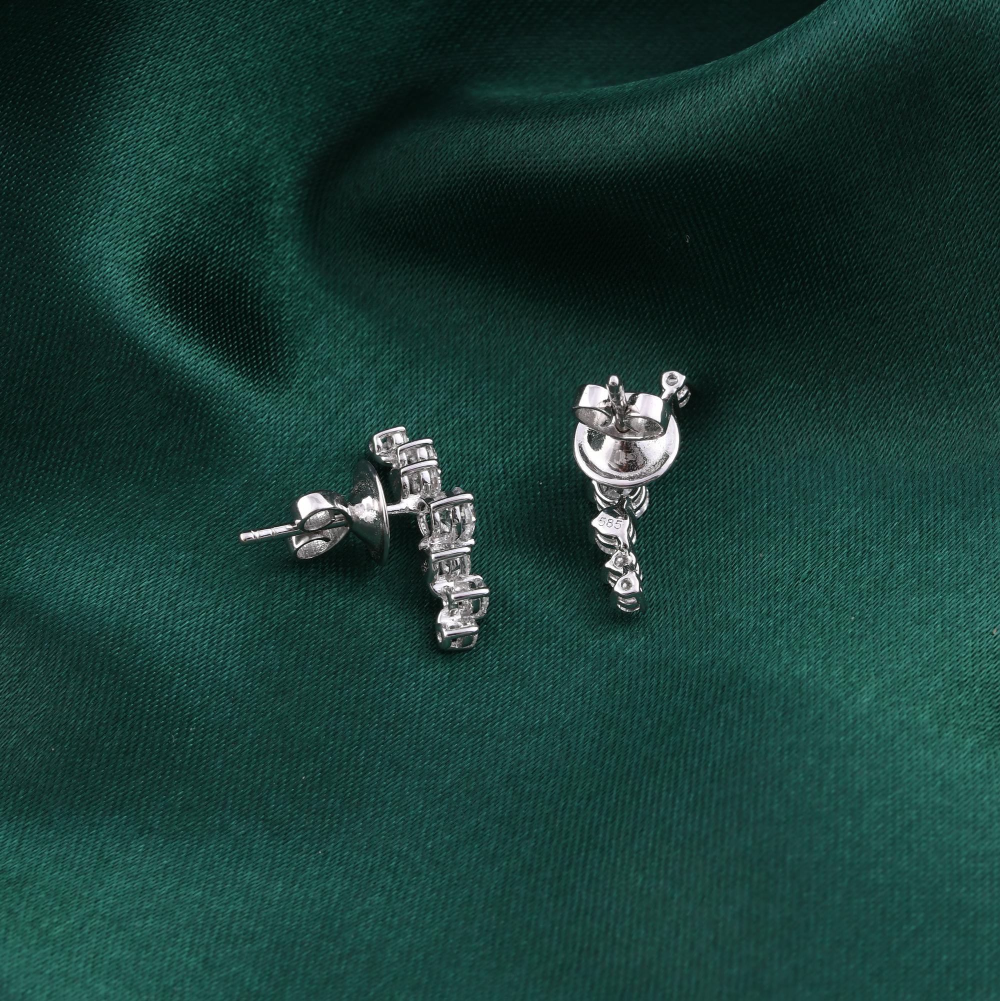 SIGUE LA TIENDA DE SPECTRUM JEWELS para ver la última colección y piezas exclusivas. Spectrum Jewels se enorgullece de ser uno de los mejores vendedores de 1stdibs, con opiniones de clientes de 5 estrellas. Todos los artículos que fabricamos están