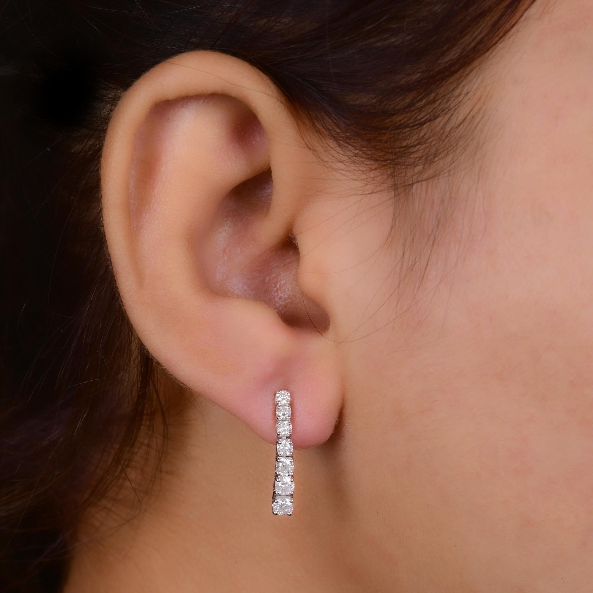 Modern Natural 0.92 Carat SI Clarity HI Color Diamond Fine Earrings 18 Karat White Gold For Sale