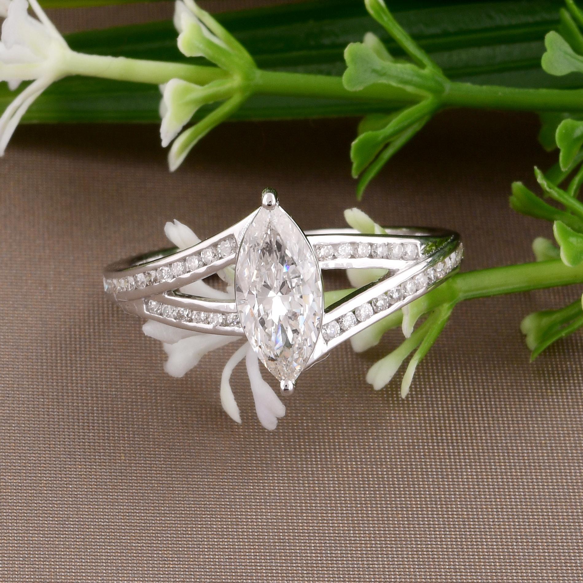 Modern Natural 0.94 Carat Marquise & Round Diamond Wedding Ring 14 Karat White Gold For Sale