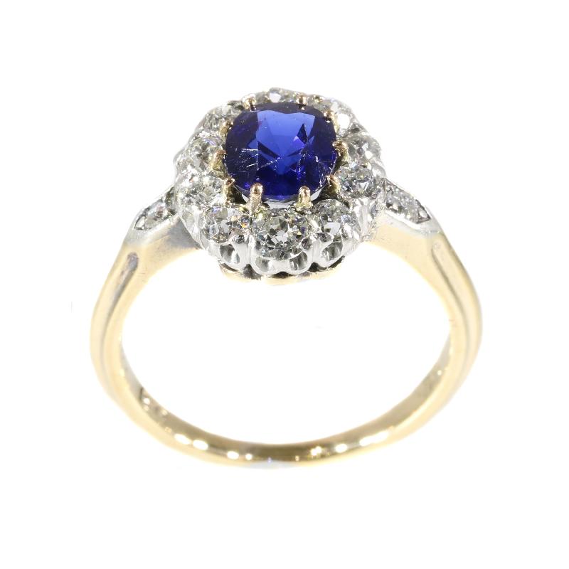 Late Victorian Natural 0.95 Carat Burma Sapphire and Diamond Gold Engagement Ring For Sale