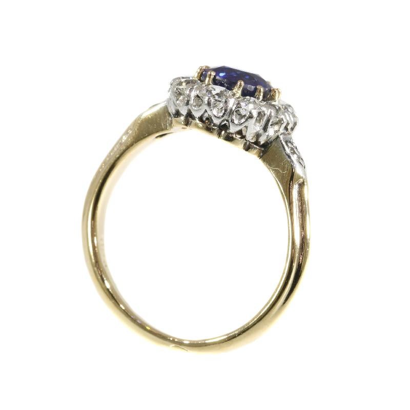 Natural 0.95 Carat Burma Sapphire and Diamond Gold Engagement Ring For Sale 2