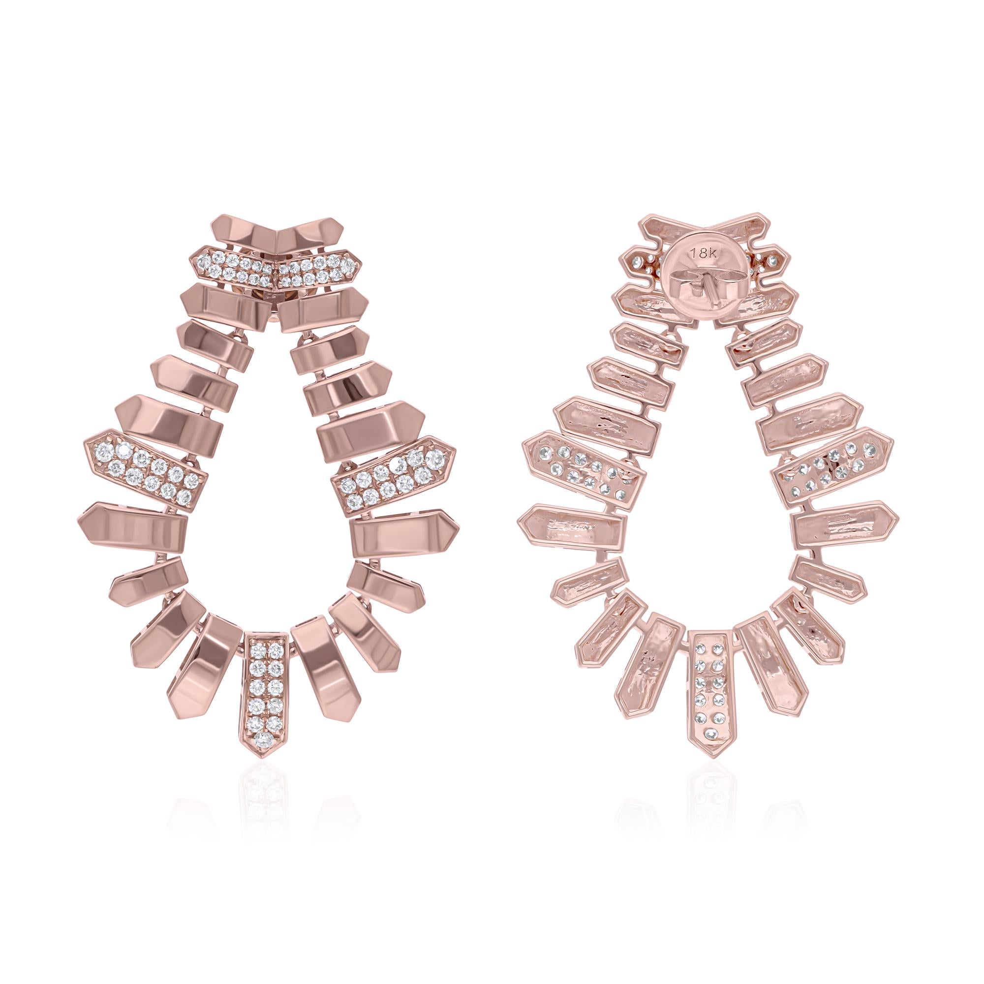 Coulée dans de l'or 18 carats, cette bague exquise est sertie de 0,95 carats de diamants étincelants.

Suivez la vitrine de Spectrum Jewels pour découvrir la dernière collection et les pièces exclusives. Spectrum Jewels est fièrement classé parmi