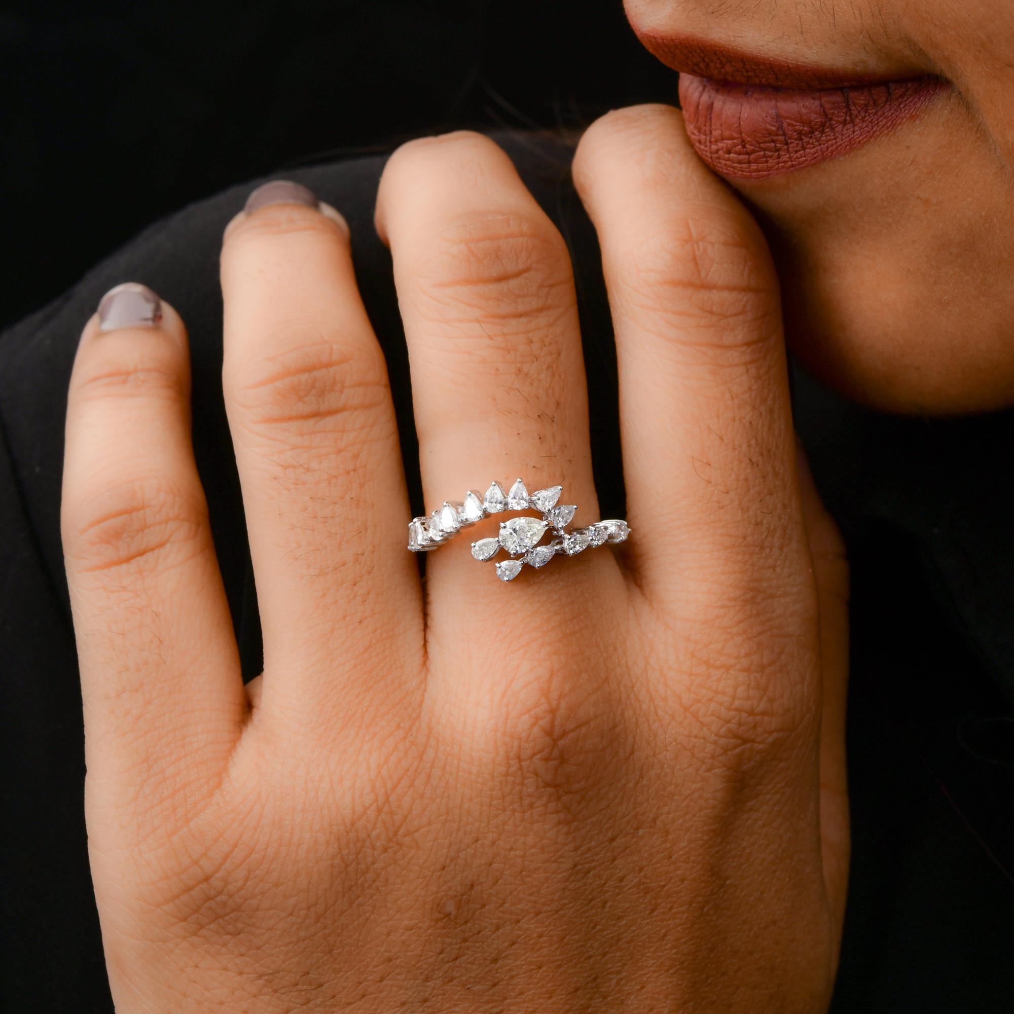 Handgefertigter natürlicher 0,97 Karat SI/H birnenförmiger Diamantring aus 14 Karat Weißgold im Zustand „Neu“ im Angebot in Diera, Dubai
