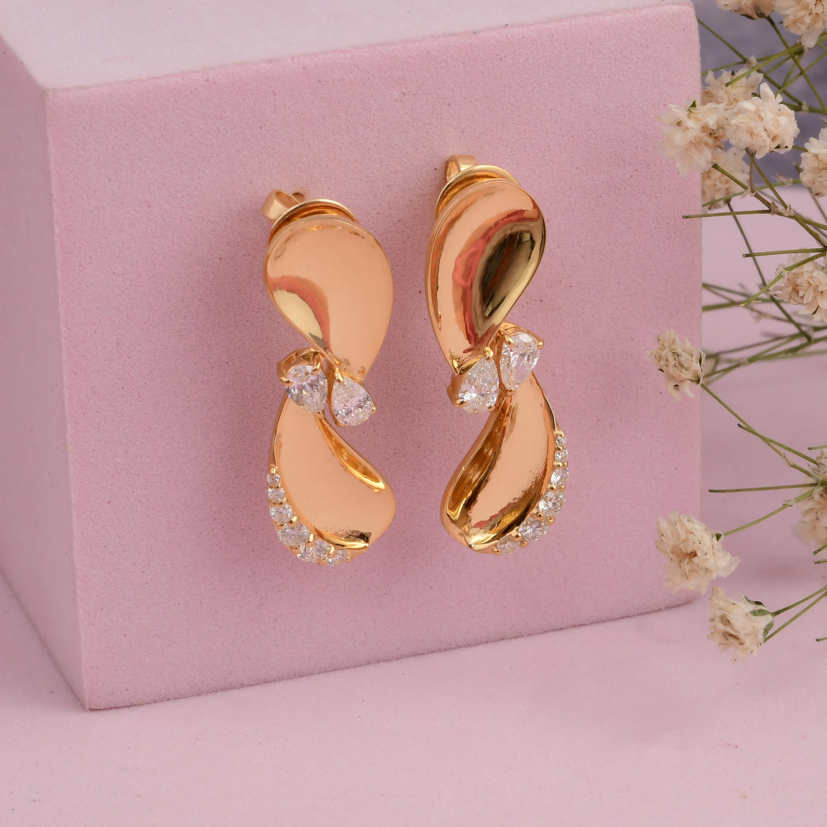 Pear Cut Natural 0.98 Carat SI/H Diamond Tear Drop Earrings 18 Karat Yellow Gold Jewelry For Sale