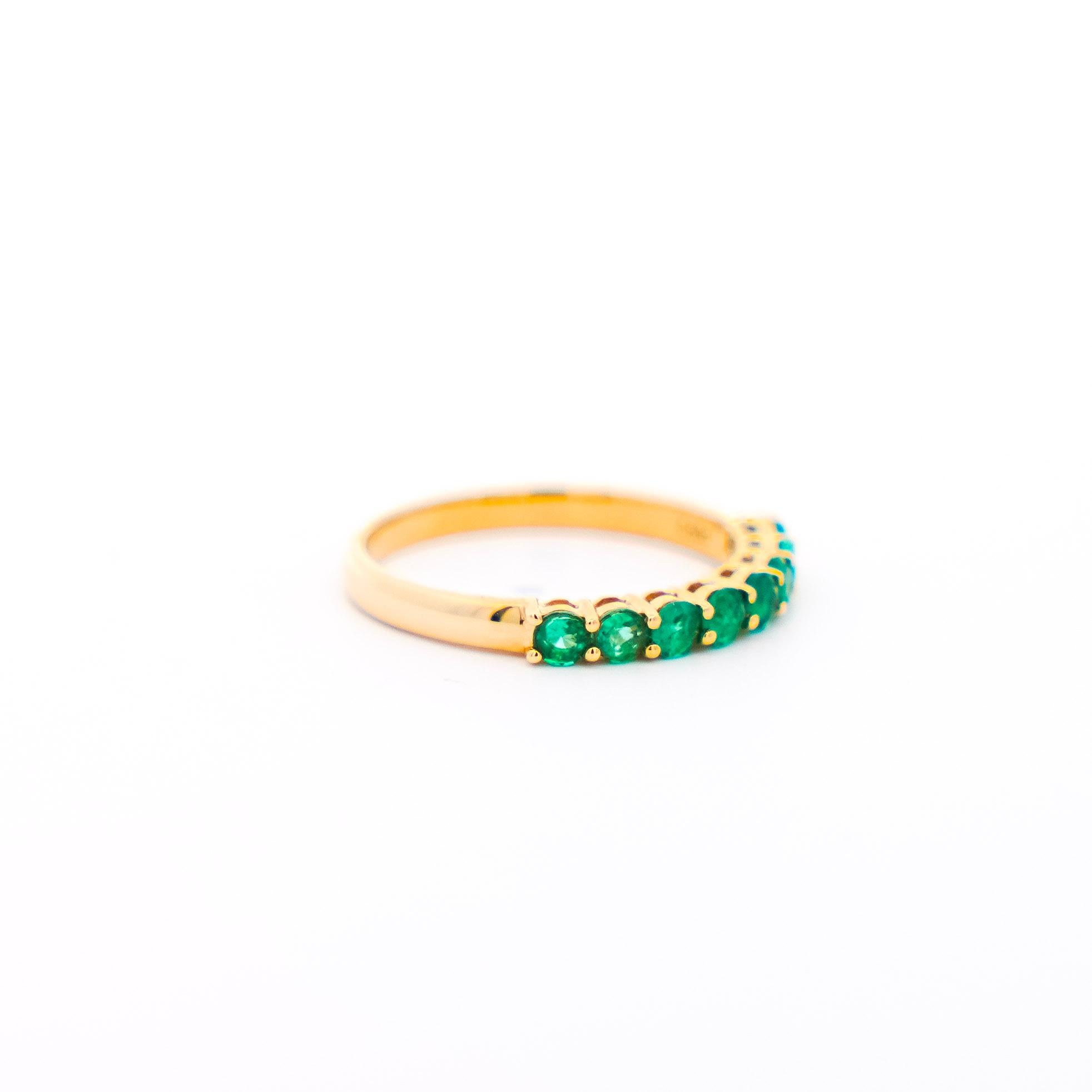 Modern Natural 1/2 Carat Emerald Wedding 2.2mm Band Ring in 14K Yellow Gold For Sale
