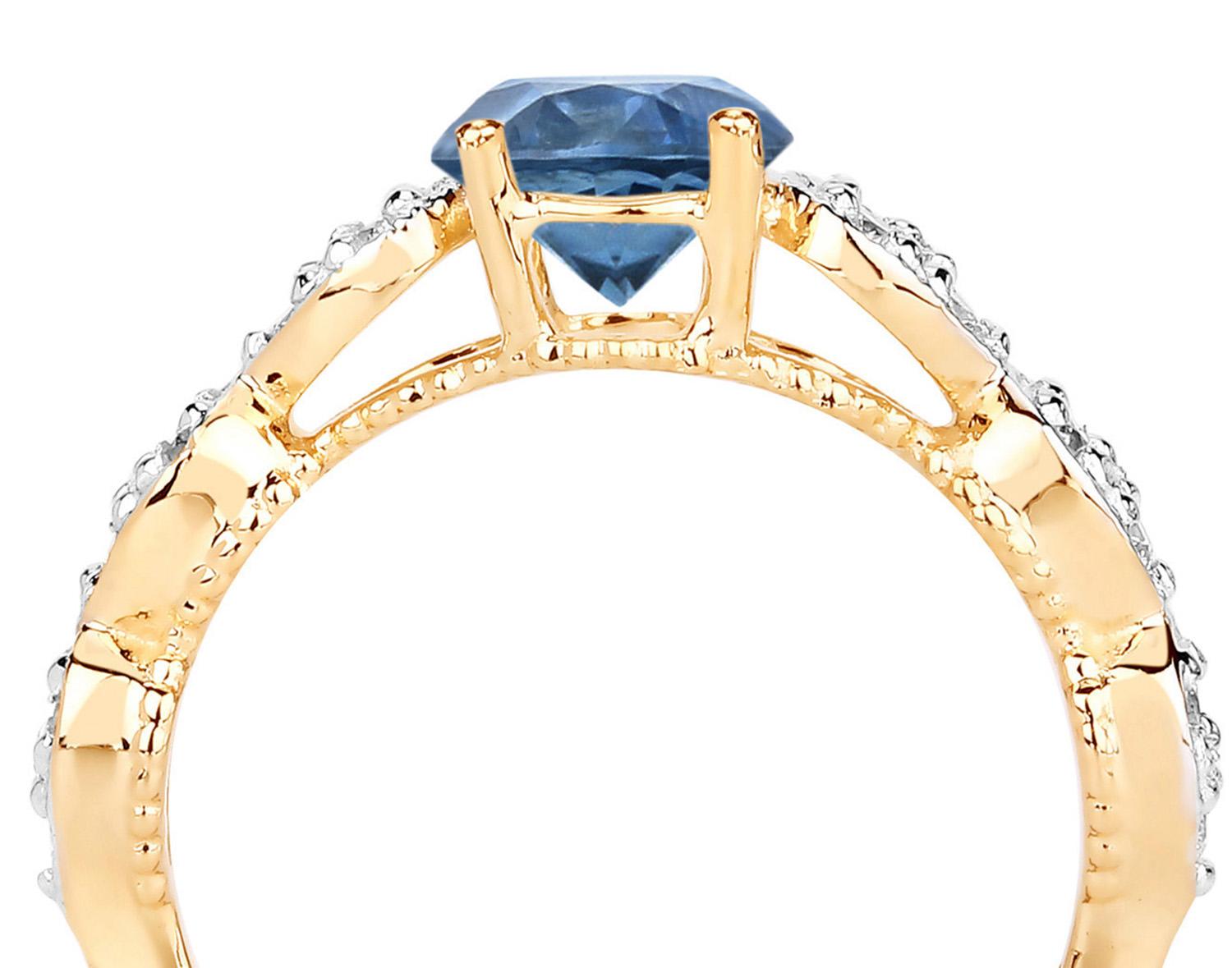 Women's or Men's Natural 1 Carat Blue Sapphire and Diamond Ring 14K Yellow Gold For Sale