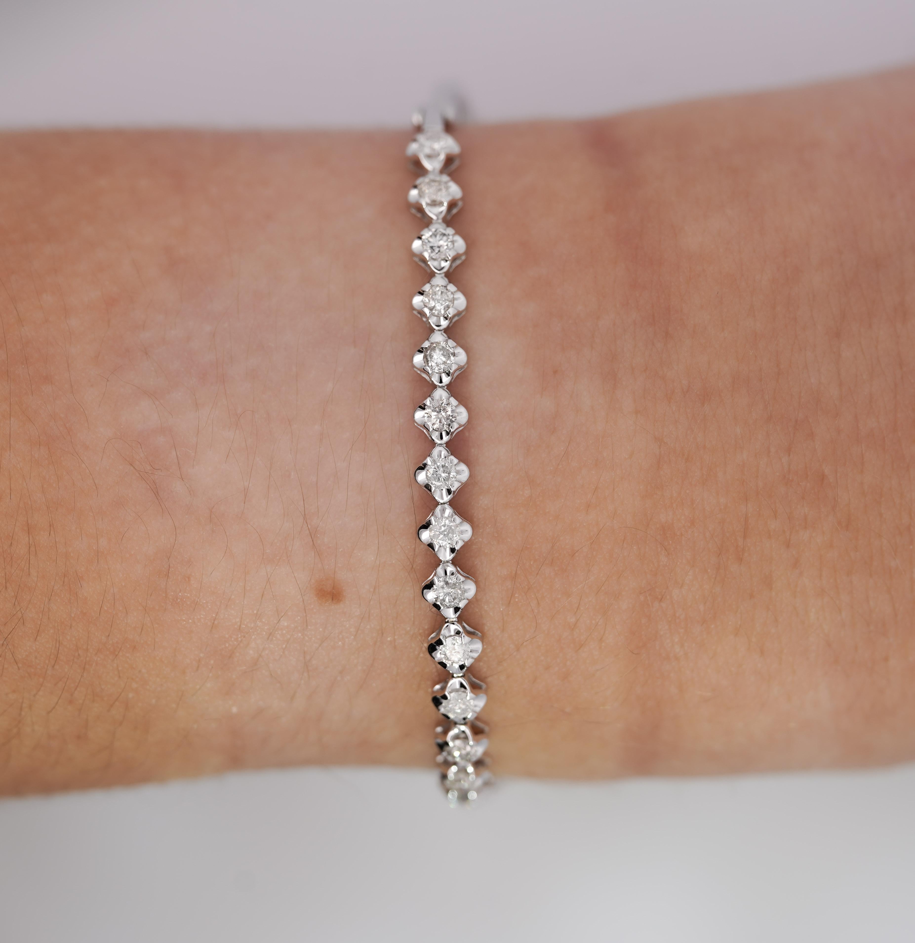 Contemporain Bracelet demi-jupe tennis avec diamants ronds naturels de 1 carat en vente