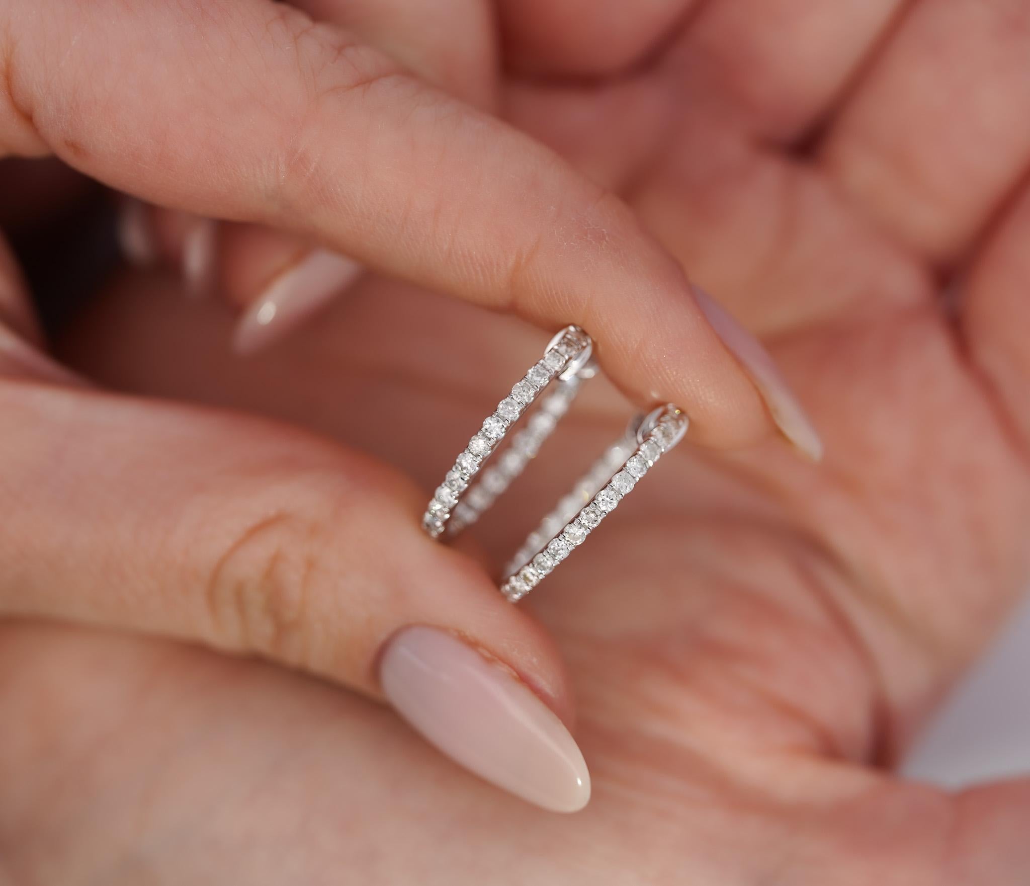 Natürliche 1 Karat TW Diamant Eternity Inside Out 18mm Creolen Ohrringe im Angebot 1
