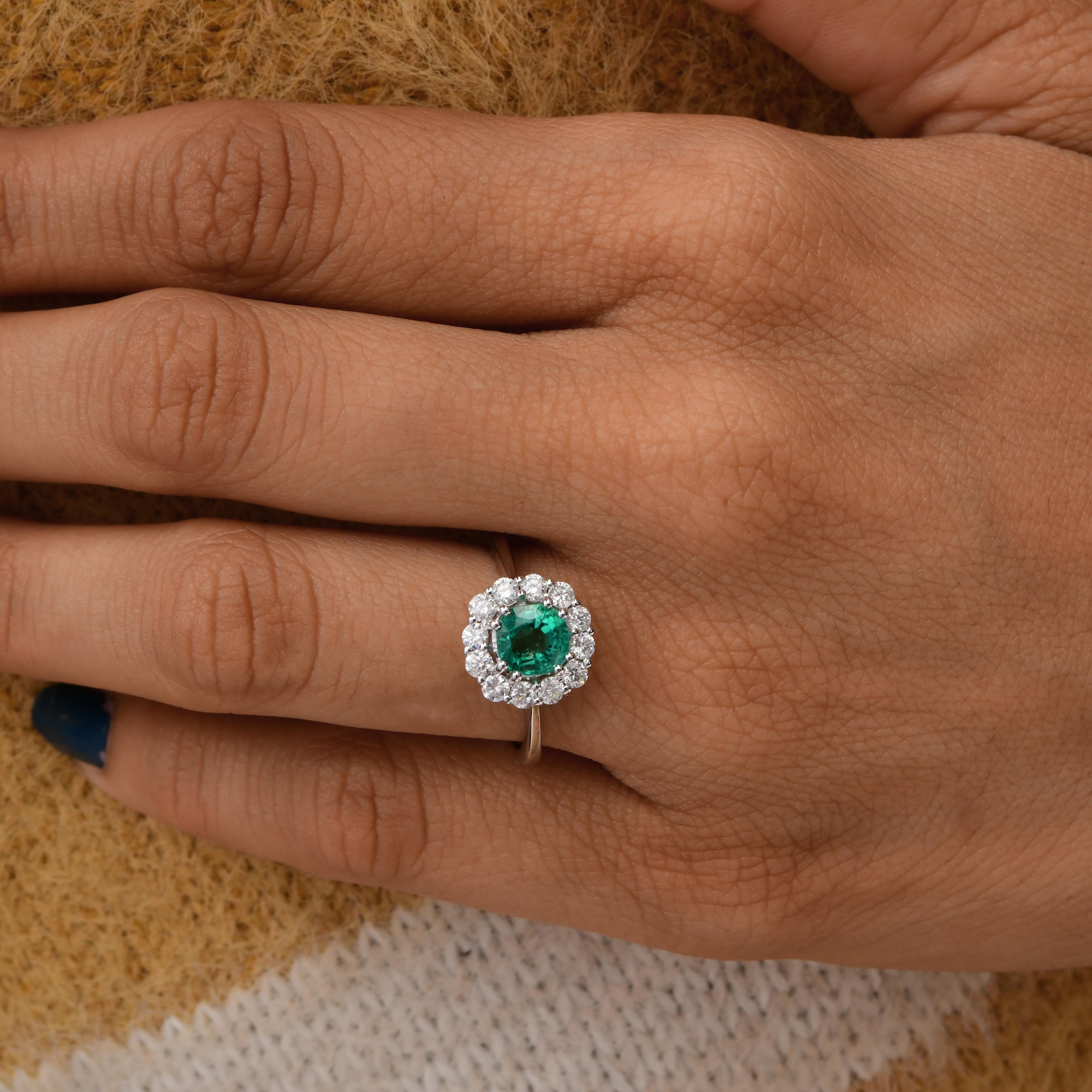 En vente :  Nature 1 Carat Zambian Emerald 0.56 Carat SI/H Diamond Ring 14 Karat White Gold 2
