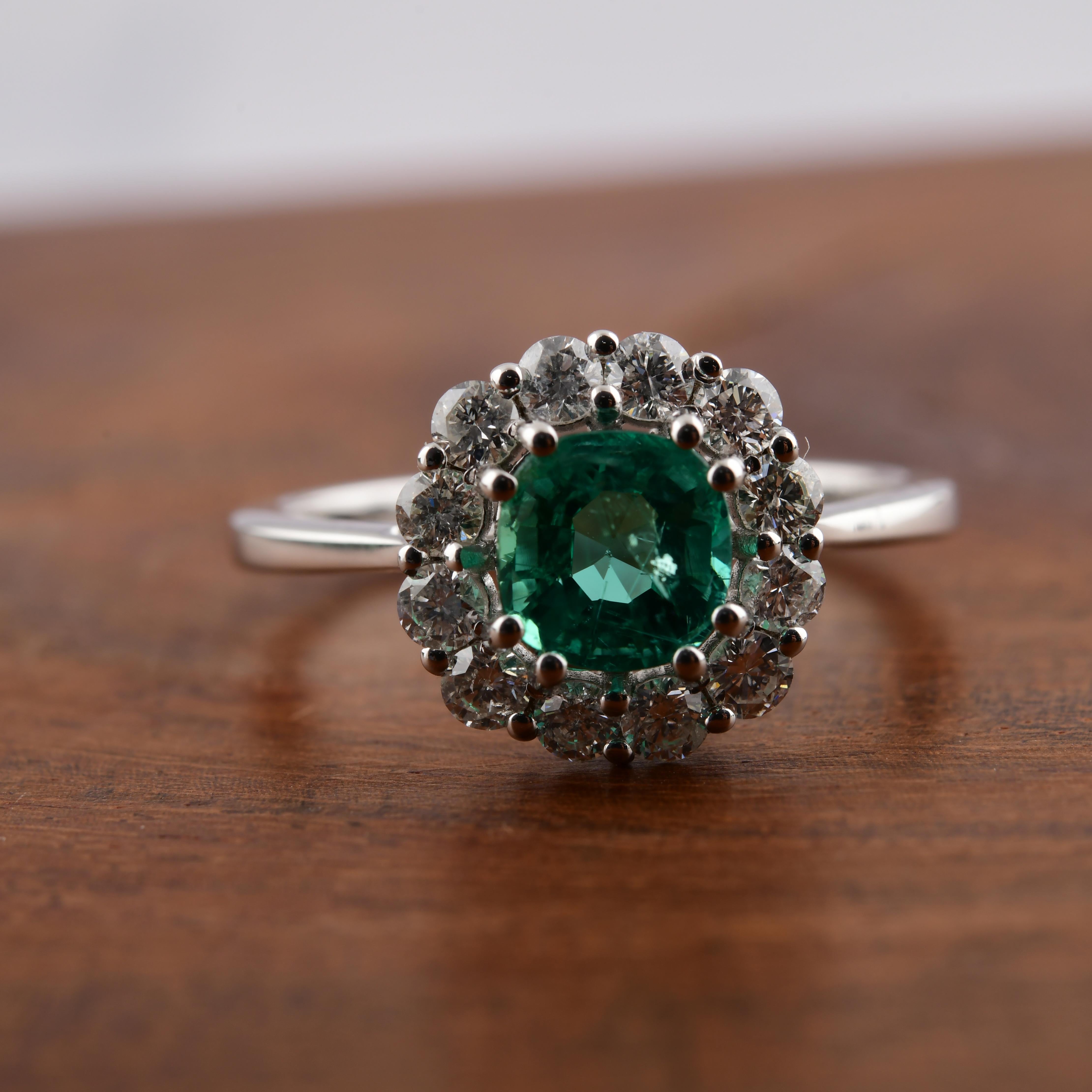 Im Angebot: Natürlicher 1 Karat sambischer Smaragd 0,56 Karat SI/H Diamantring 18 Karat Weißgold () 4