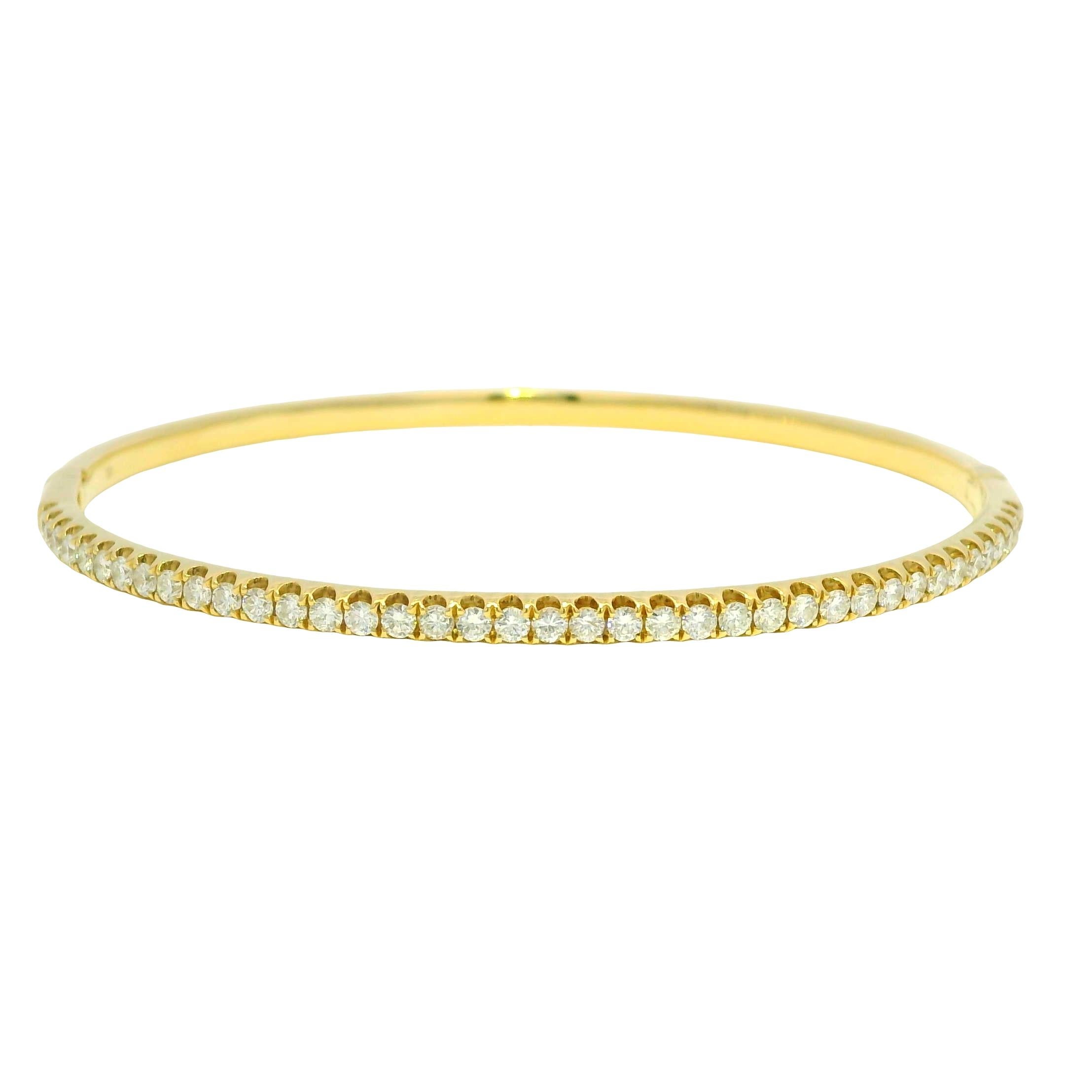 Natural 1.0 Carat Diamond 18-Karat Bangle Bracelet In Stock