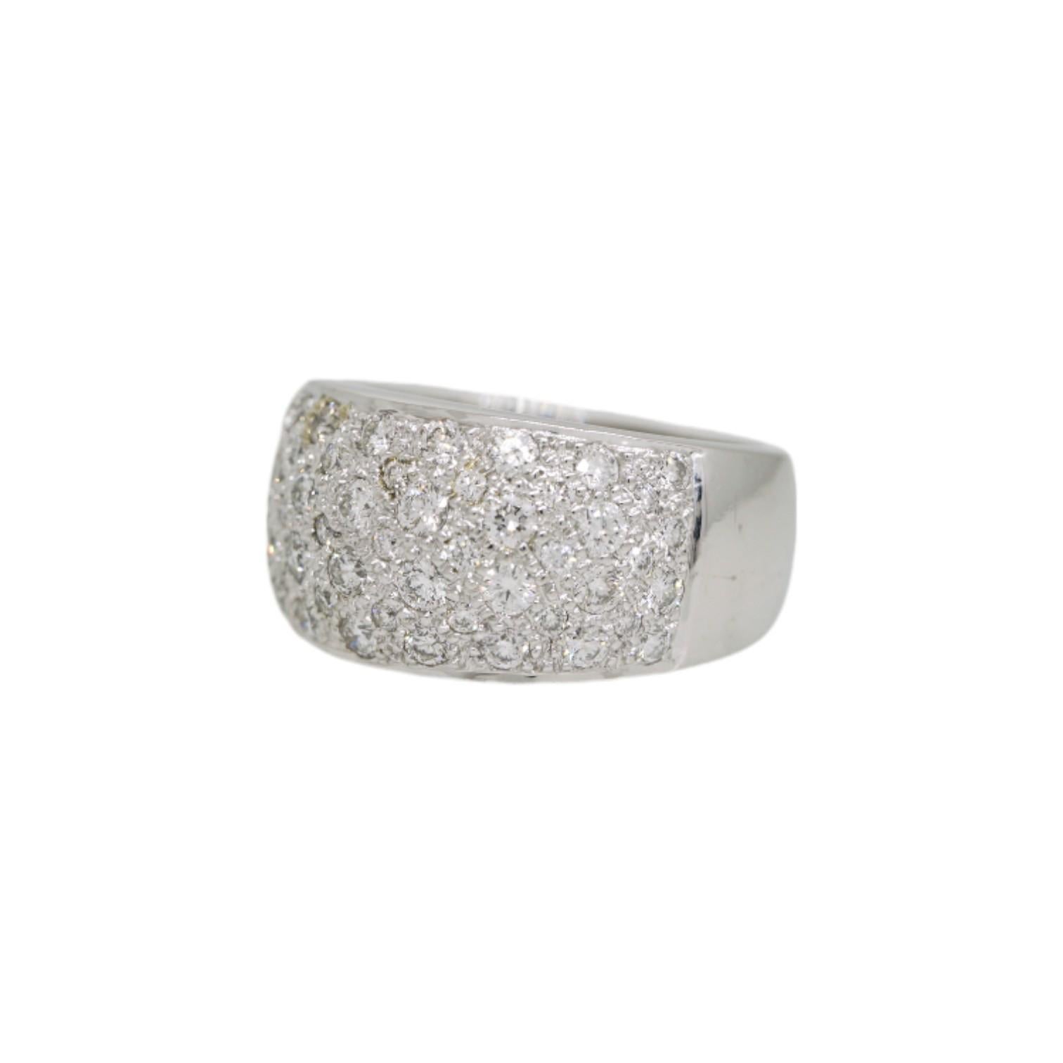 Round Cut Natural 1.0 Carat Diamond Pave 14 Karat Band Ring In Stock For Sale
