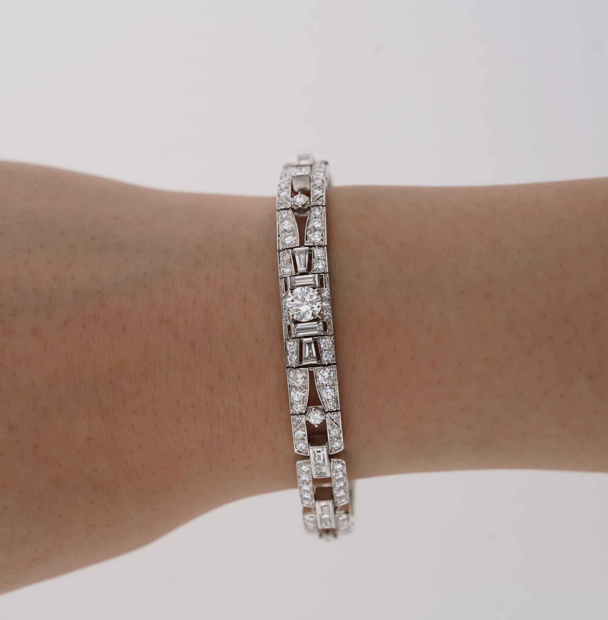 Women's Natural 10 Carat TW Diamond Vintage Art Deco Platinum Bracelet For Sale