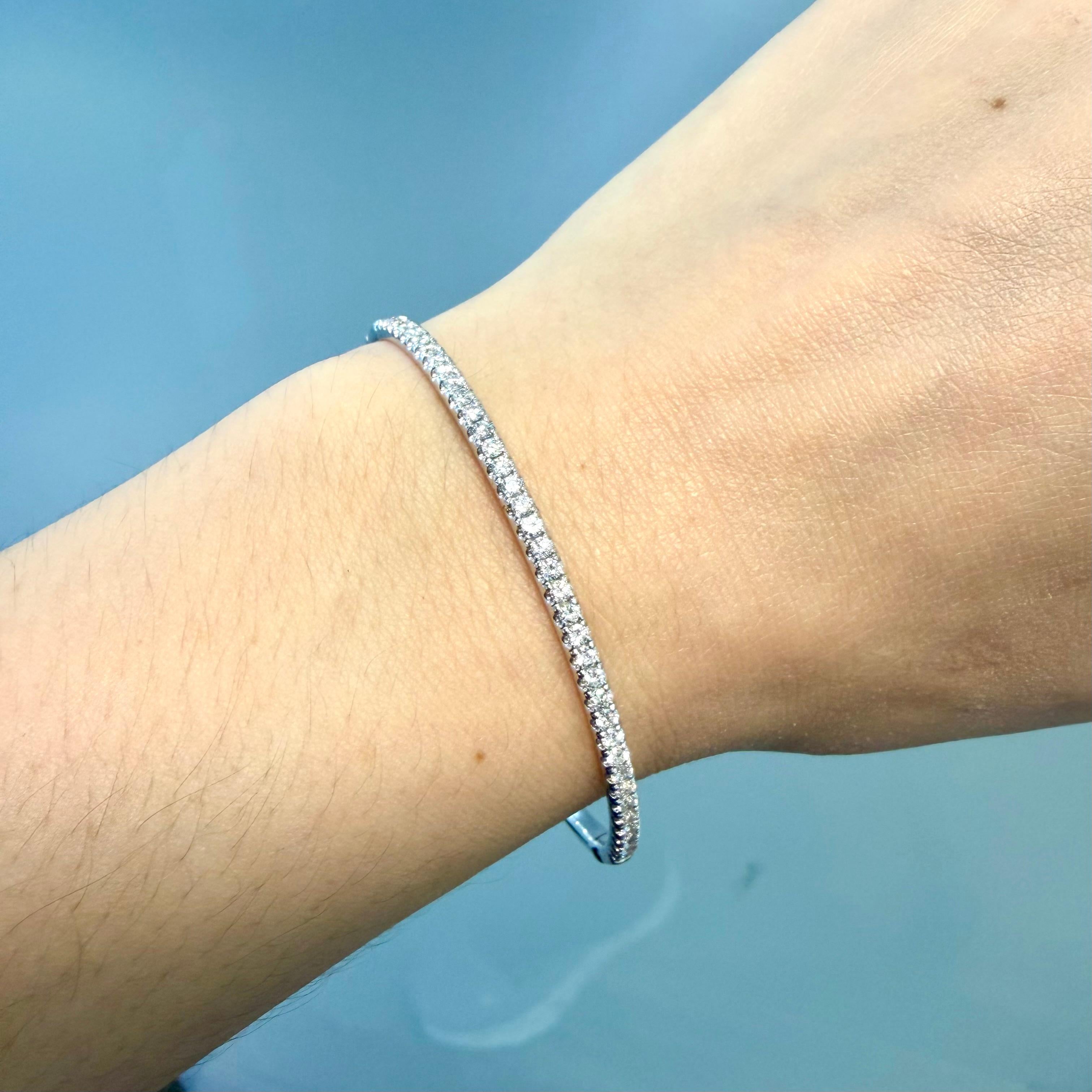 Natürlicher 1,00 Karat Diamant 18-Karat-Armreif Vorrätig im Angebot 3