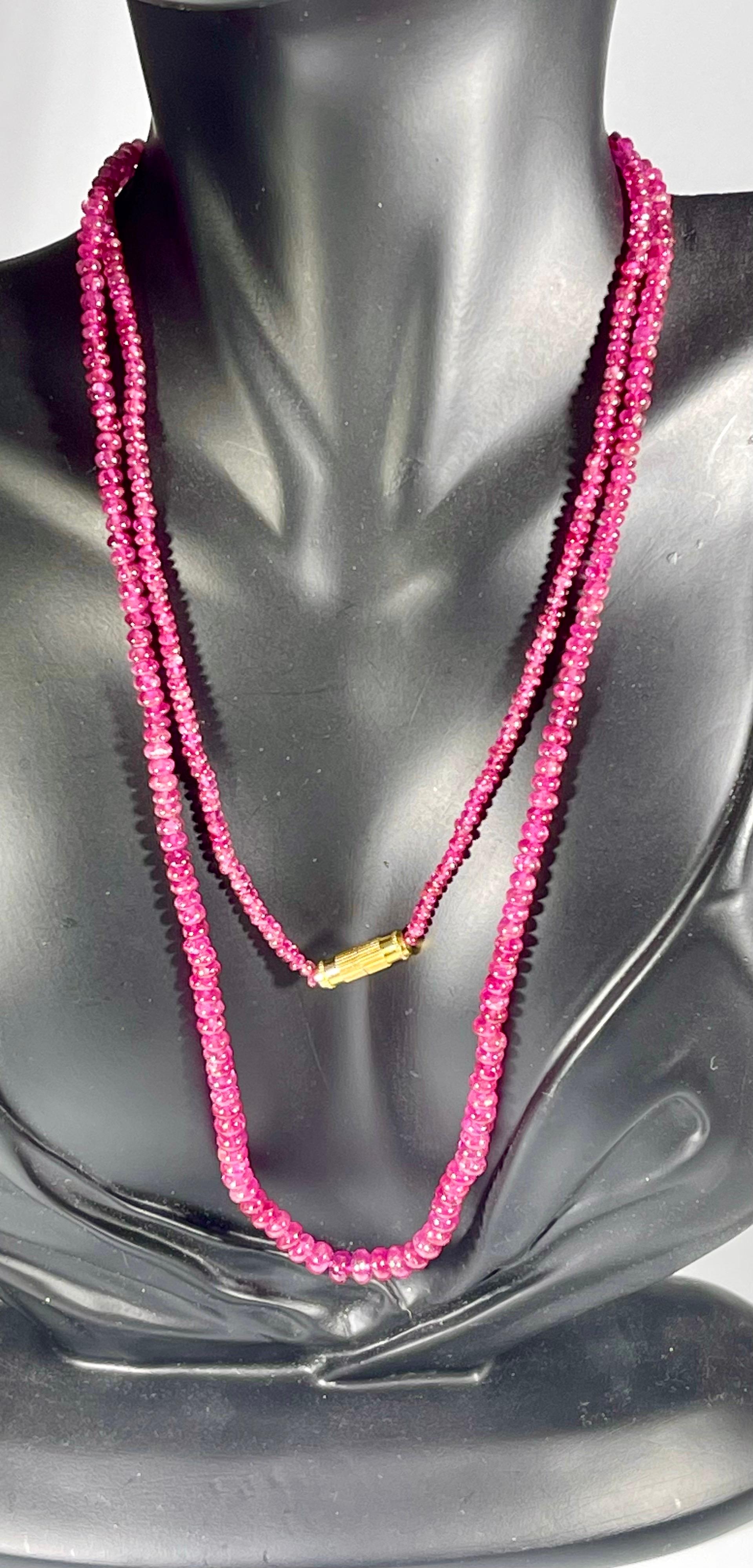 Collier à un brin en perles de rubis naturel de 100 carats avec fermoir en argent Pour femmes en vente