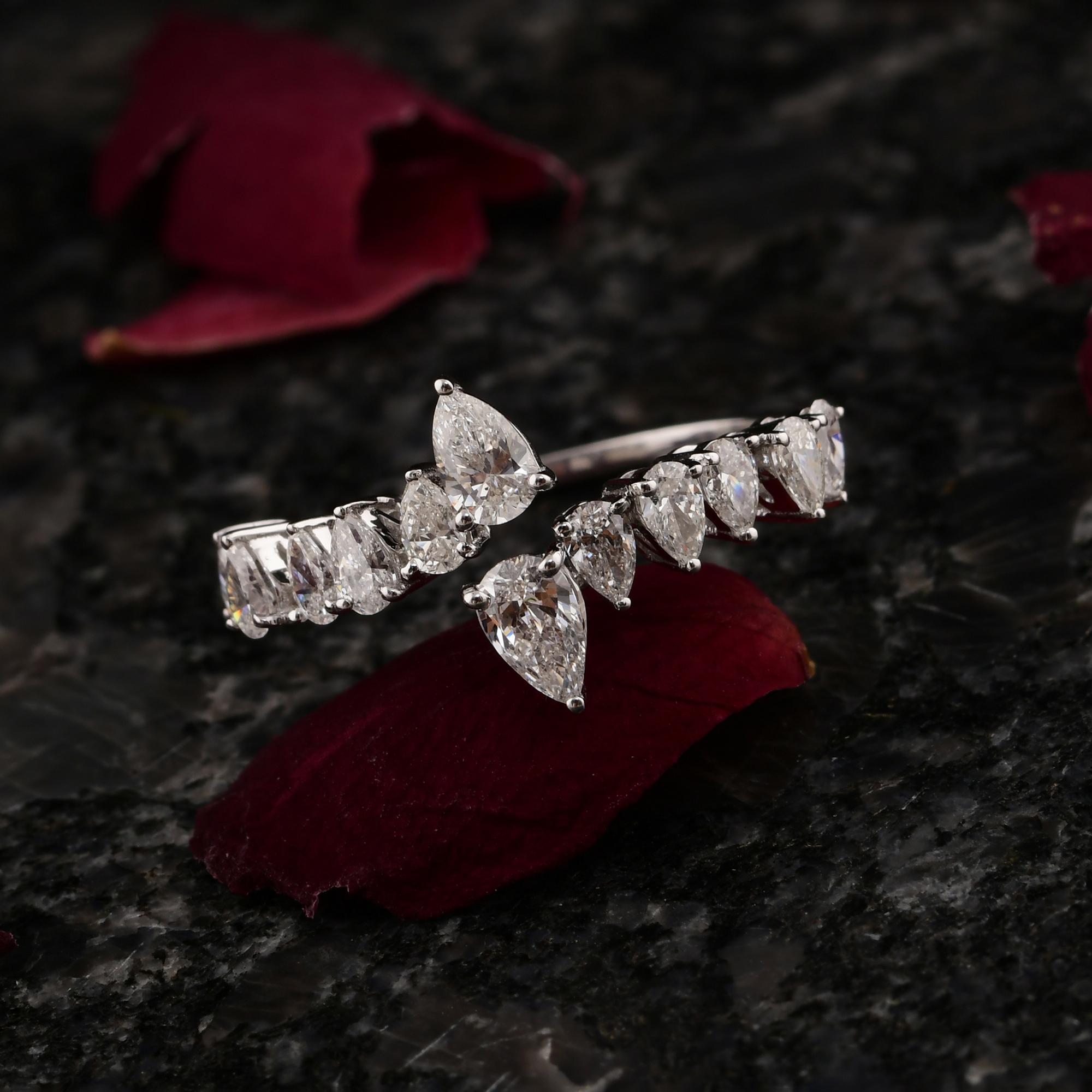 Natural 1.00 Carat SI/H Pear Brilliant Cut Diamond Wrap Ring 18 Karat White Gold In New Condition For Sale In Diera, Dubai