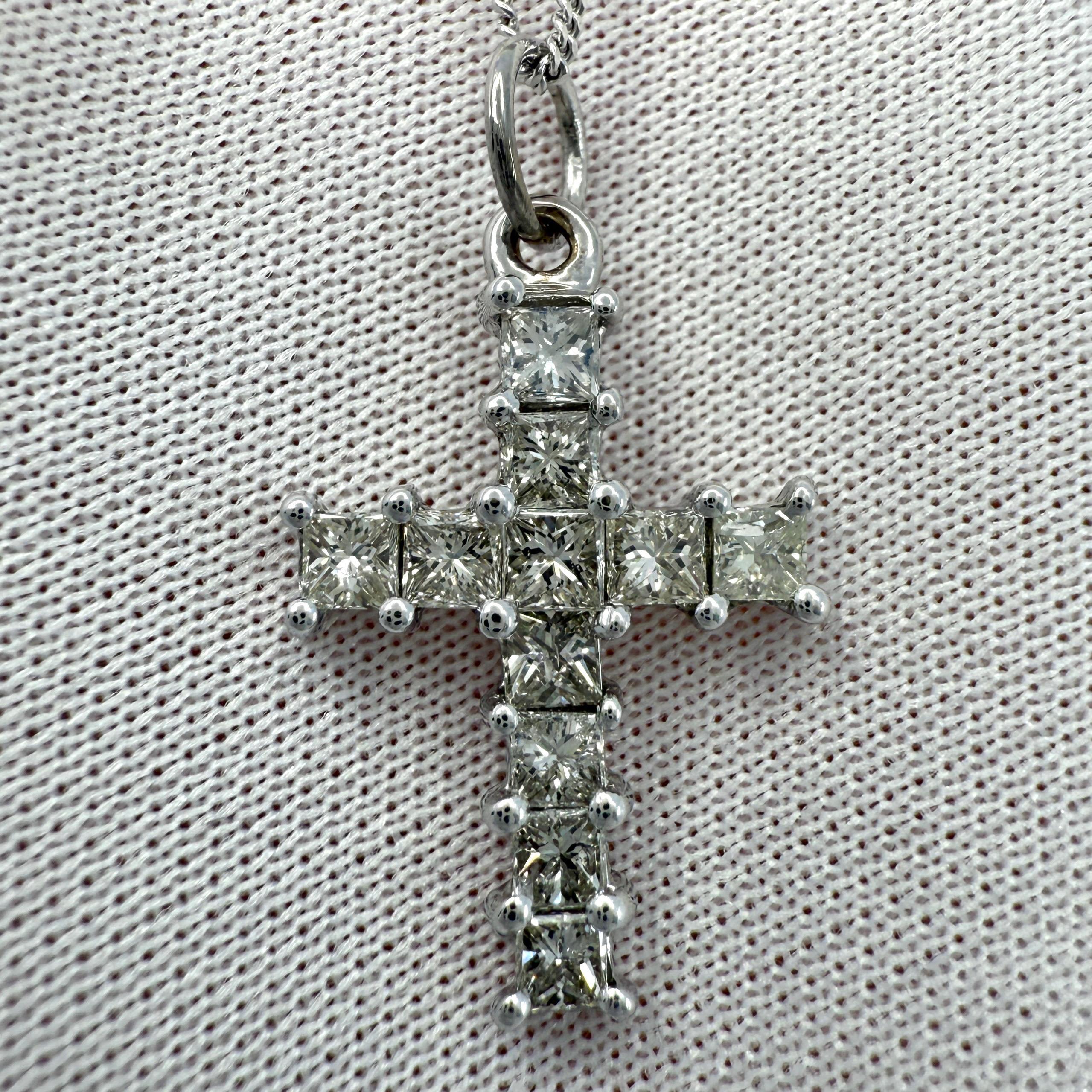 Women's or Men's Natural 1.00ct Princess Cut Diamond Cross 18k White Gold Pendant Necklace 3.53g For Sale