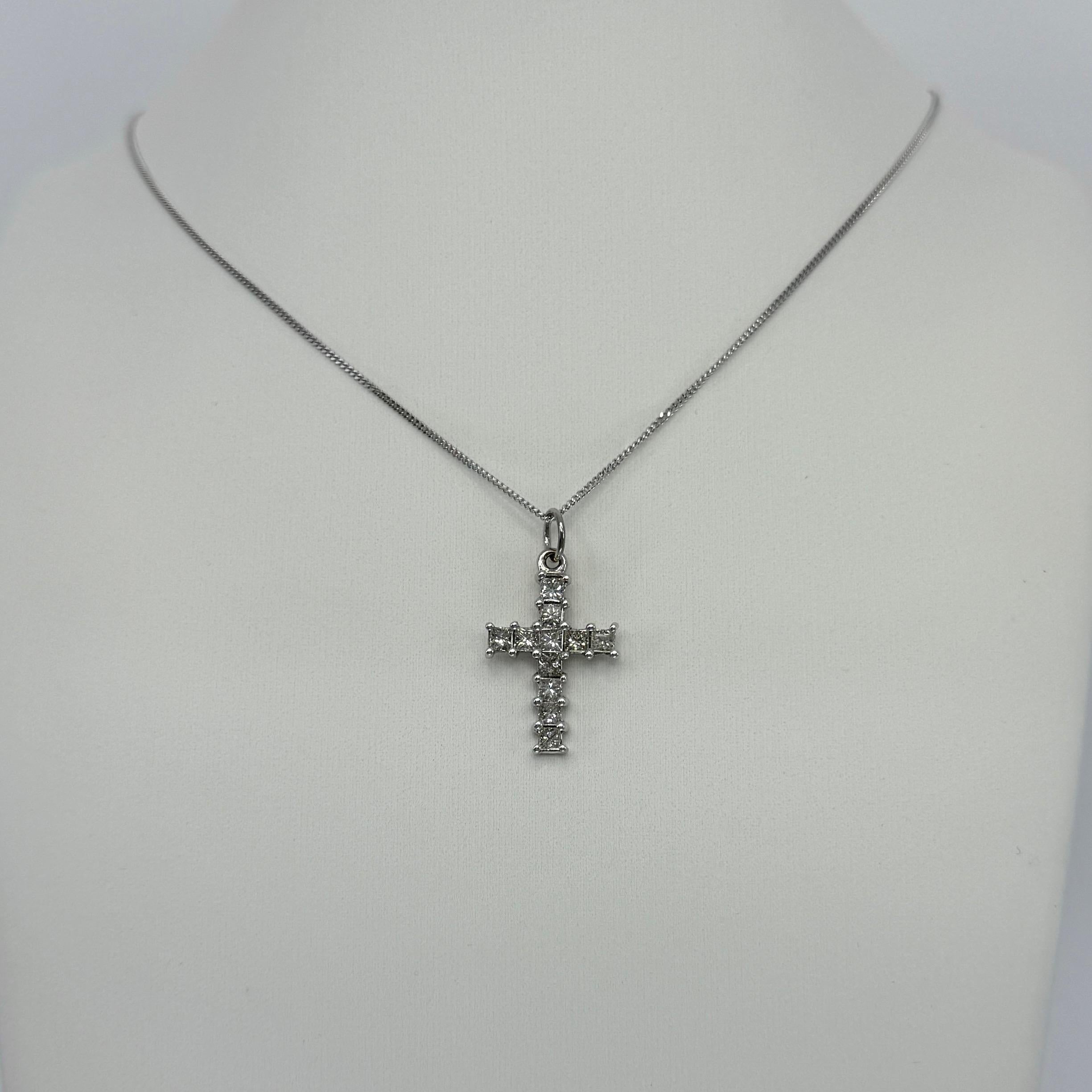 Natural 1.00ct Princess Cut Diamond Cross 18k White Gold Pendant Necklace 3.53g For Sale 2