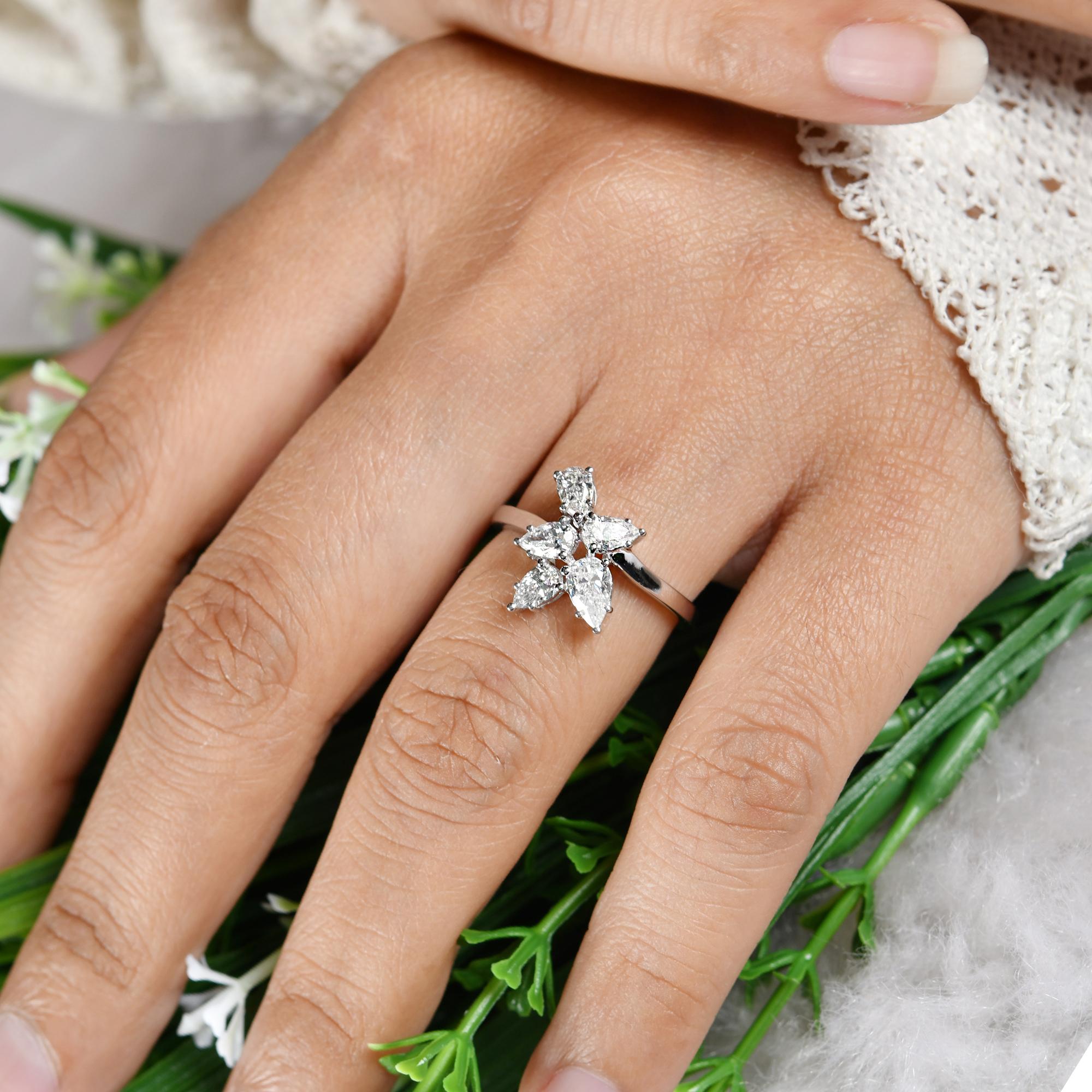 Modern Natural 1.01 Carat Pear Shape Diamond Ring 18 Karat White Gold Handmade Jewelry For Sale