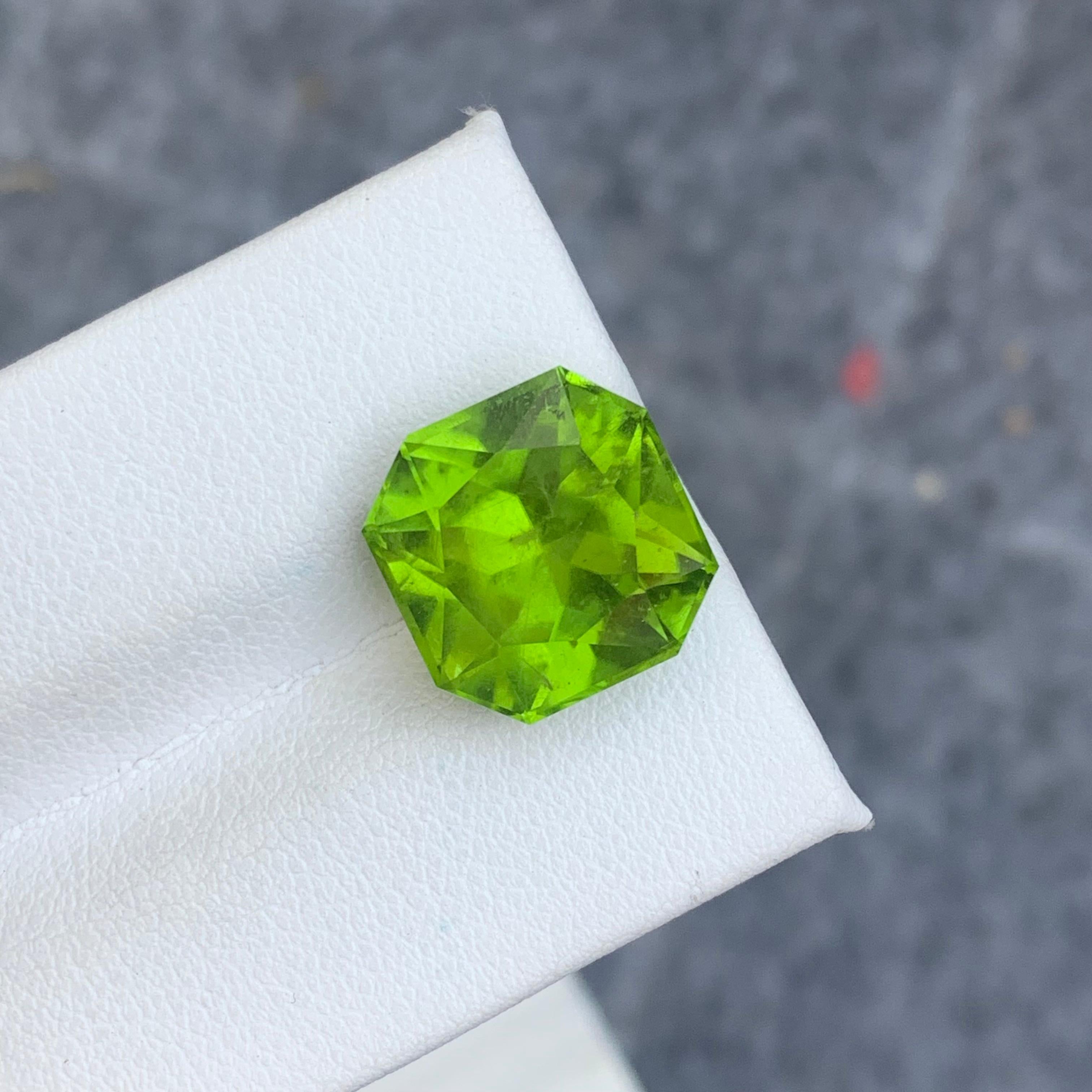 Natural 10.10 Carat Apple Green Loose Peridot Included Clarity from Supat Valley For Sale 2
