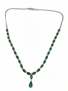 Natural 10.10 Carat Emerald & 0.75 Carat Diamond Necklace in 18 Karat Gold