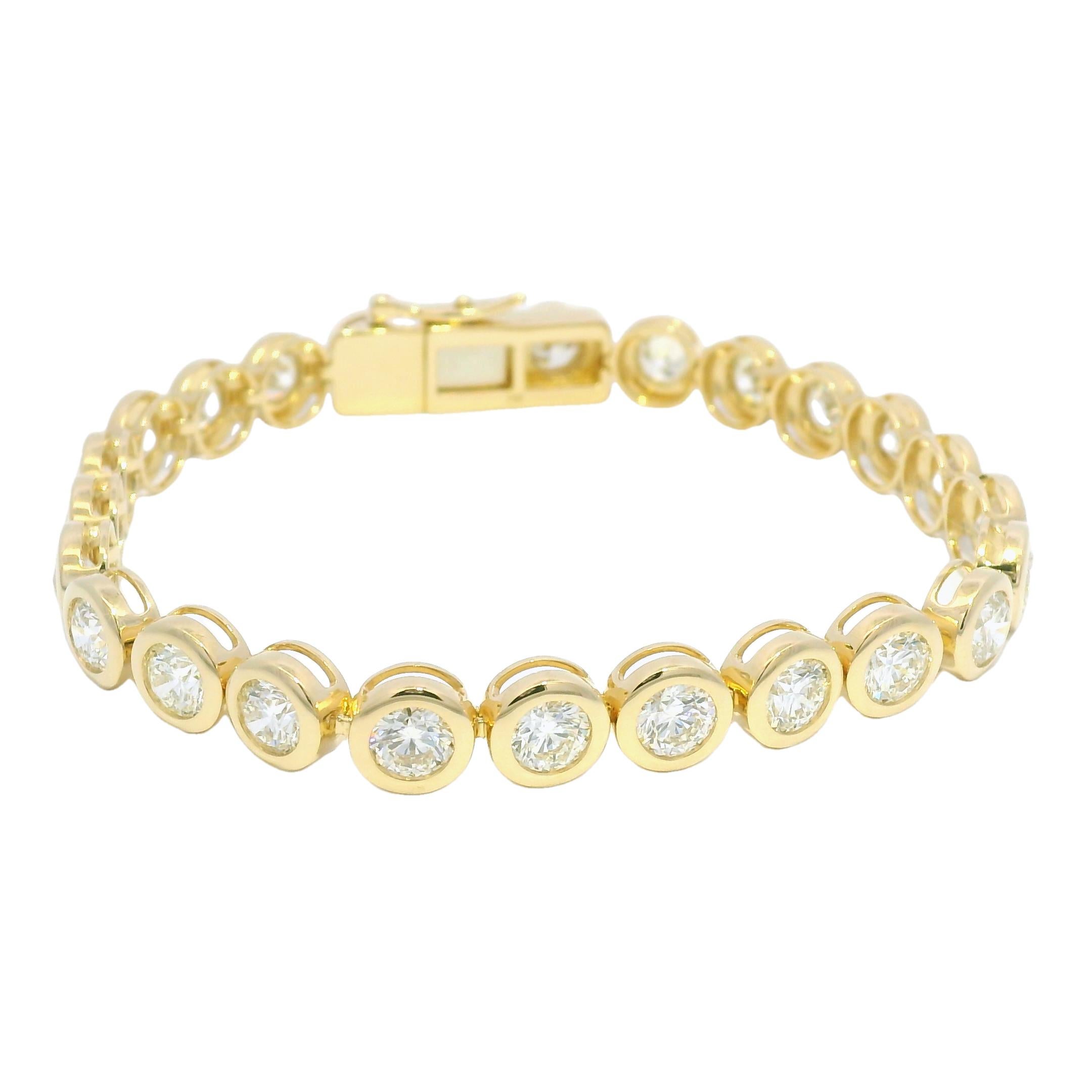 Modern Natural 10.3 Carat Diamond Bezel Set 18-Karat Tennis Bracelet In Stock