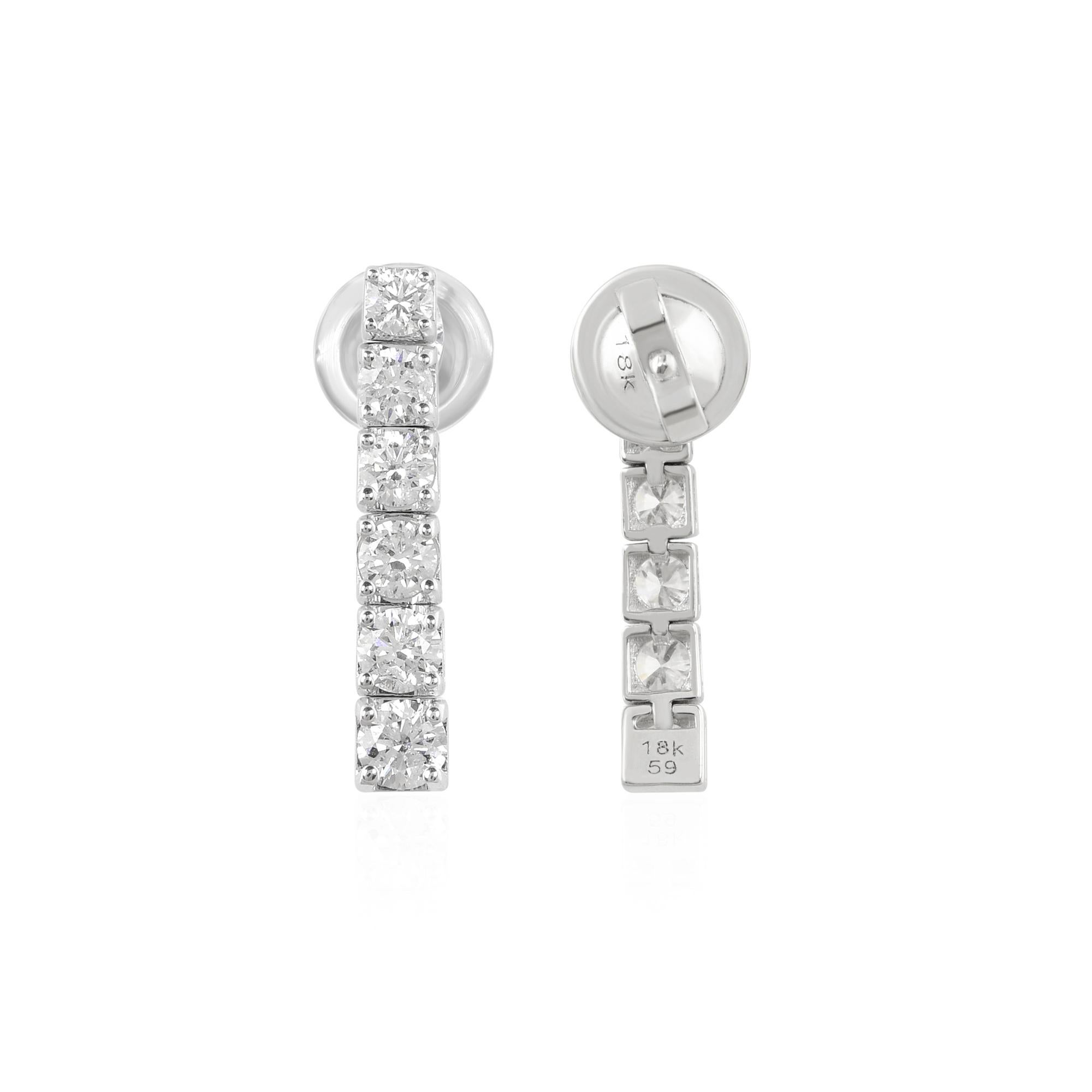 Fundidos en oro de 18 quilates, estos exquisitos pendientes están engastados con 1,03 quilates de brillantes diamantes.

SIGUE LA TIENDA DE SPECTRUM JEWELS para ver la última colección y piezas exclusivas. Spectrum Jewels se enorgullece de ser uno