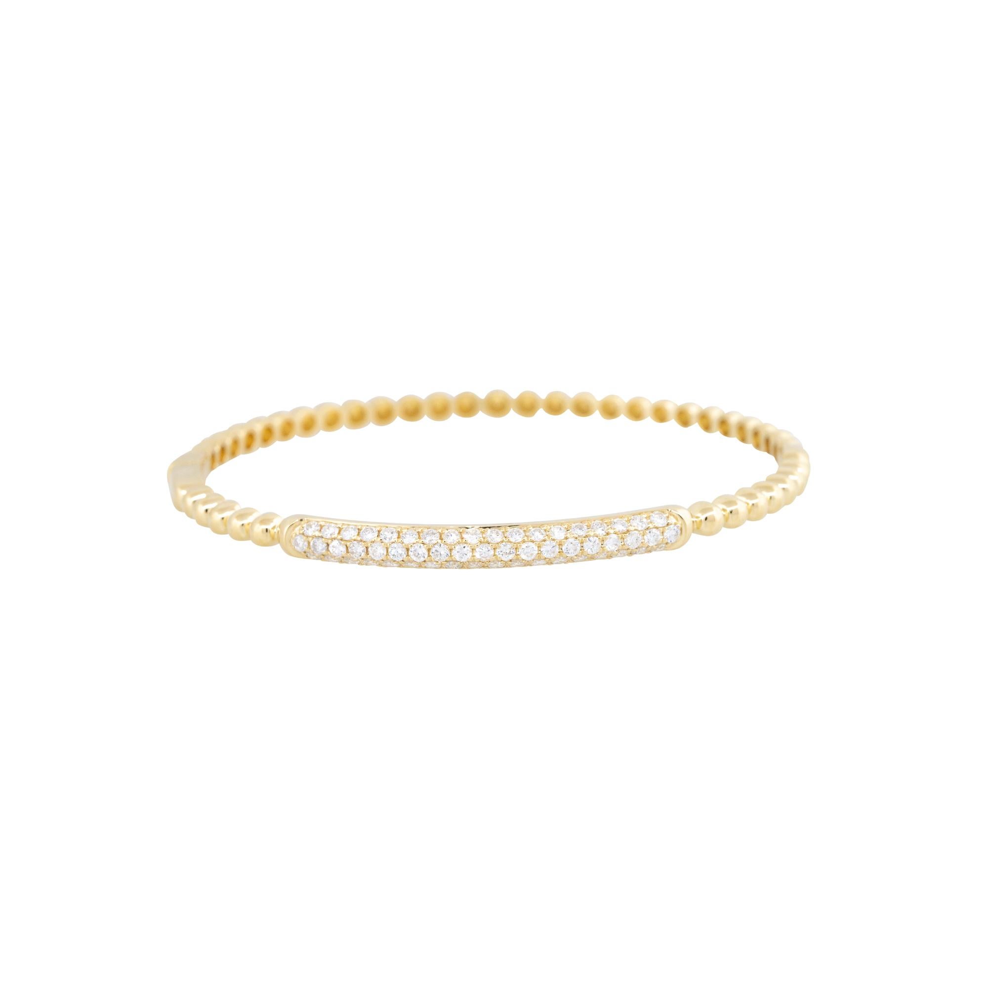 Nature 1.06 Carat Pave Diamond 18-Karat Beaded Bump Bangle

Ce magnifique bracelet en diamant pavé de 1,06 carat est réalisé en or 18 carats. Le design comprend de délicates bosses perlées, créant un look sophistiqué et texturé. Les diamants sont